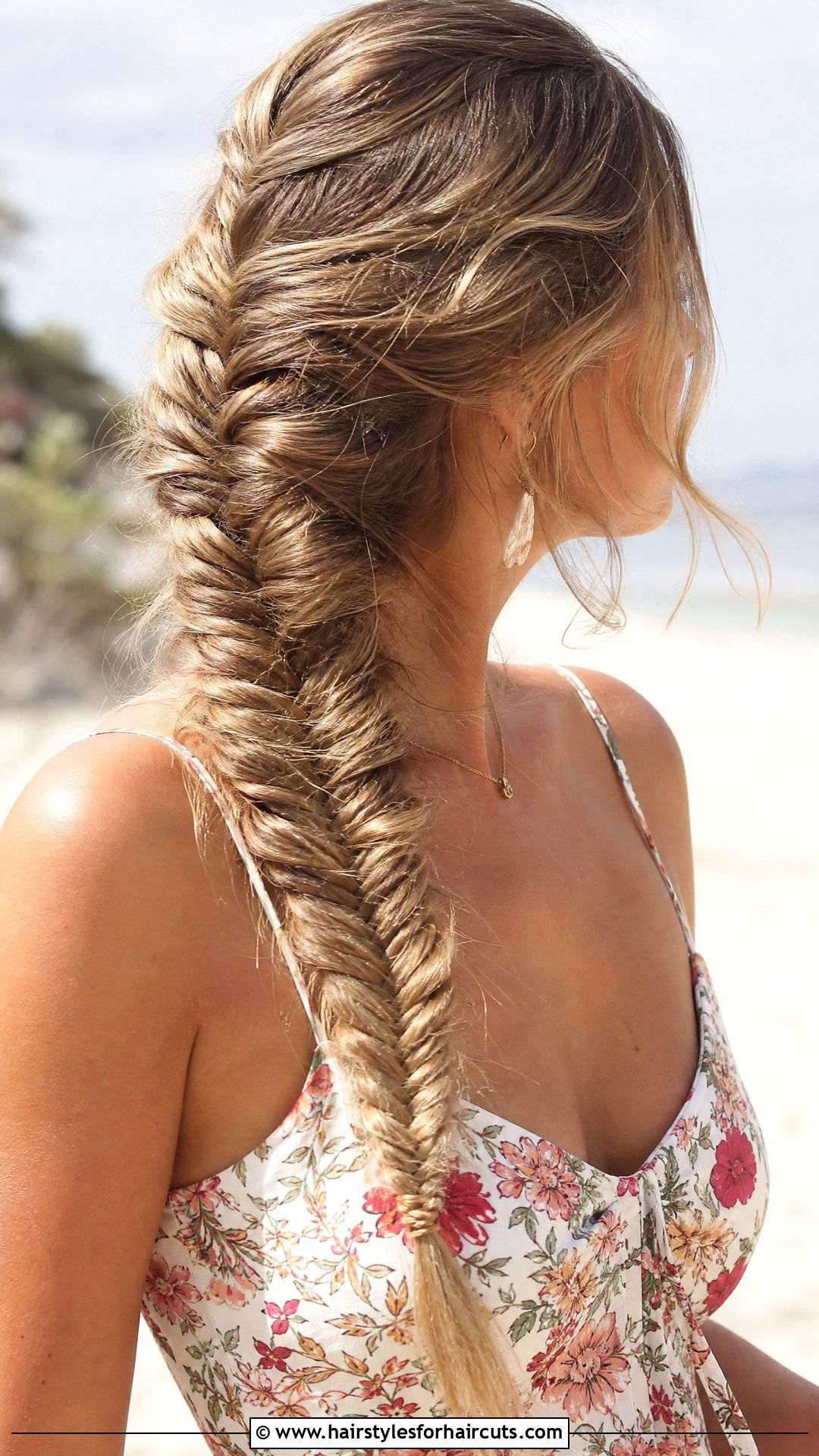 Fishtail Braid For Beach - 25 hairstyles for the beach long hair - 25 hairstyles for the beach long hair