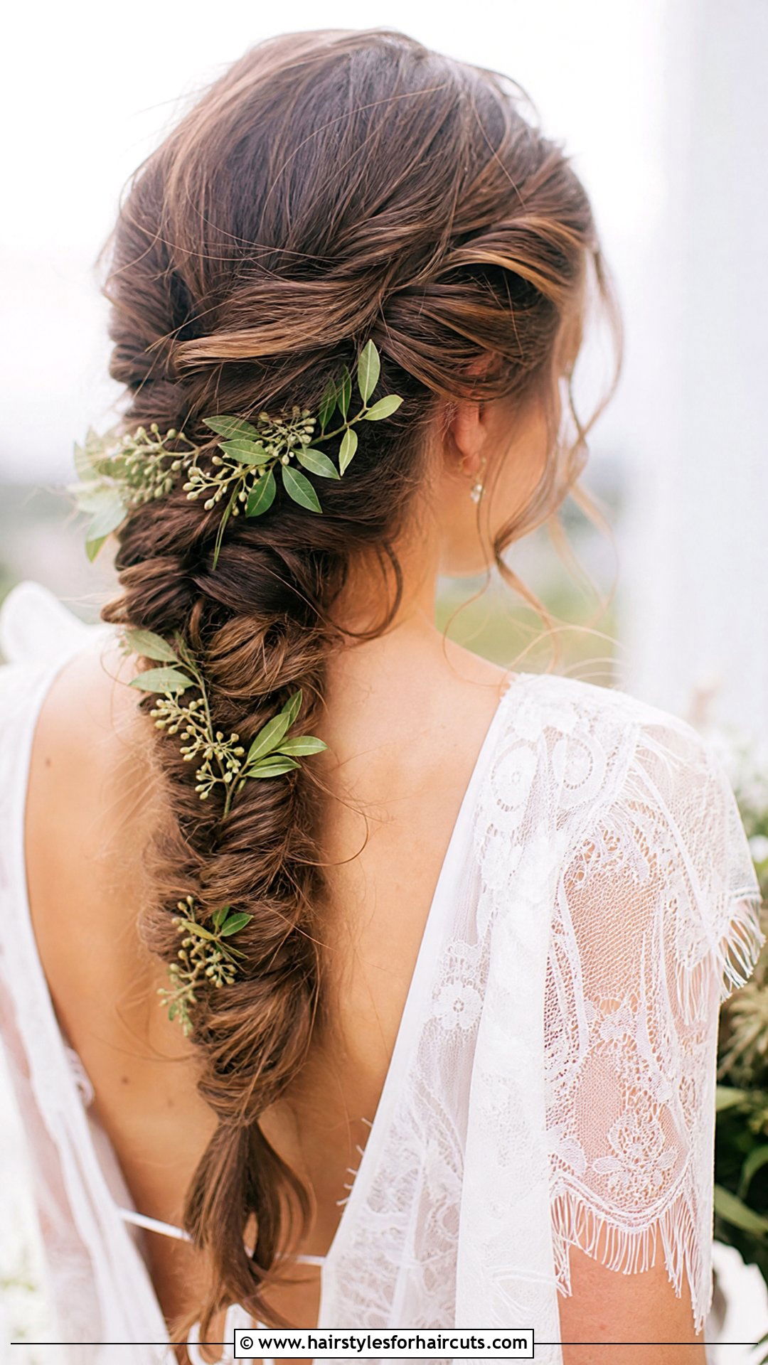 Fishtail Braid For Brides - 25 easy bridal hairstyles for long hair - 25 easy bridal hairstyles for long hair