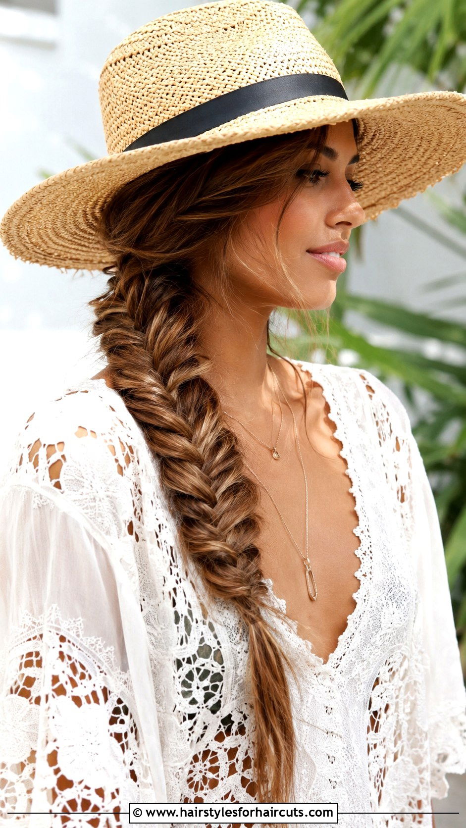Fishtail Braid Hairstyle - 25 easy hairstyles for women - 25 easy hairstyles for women