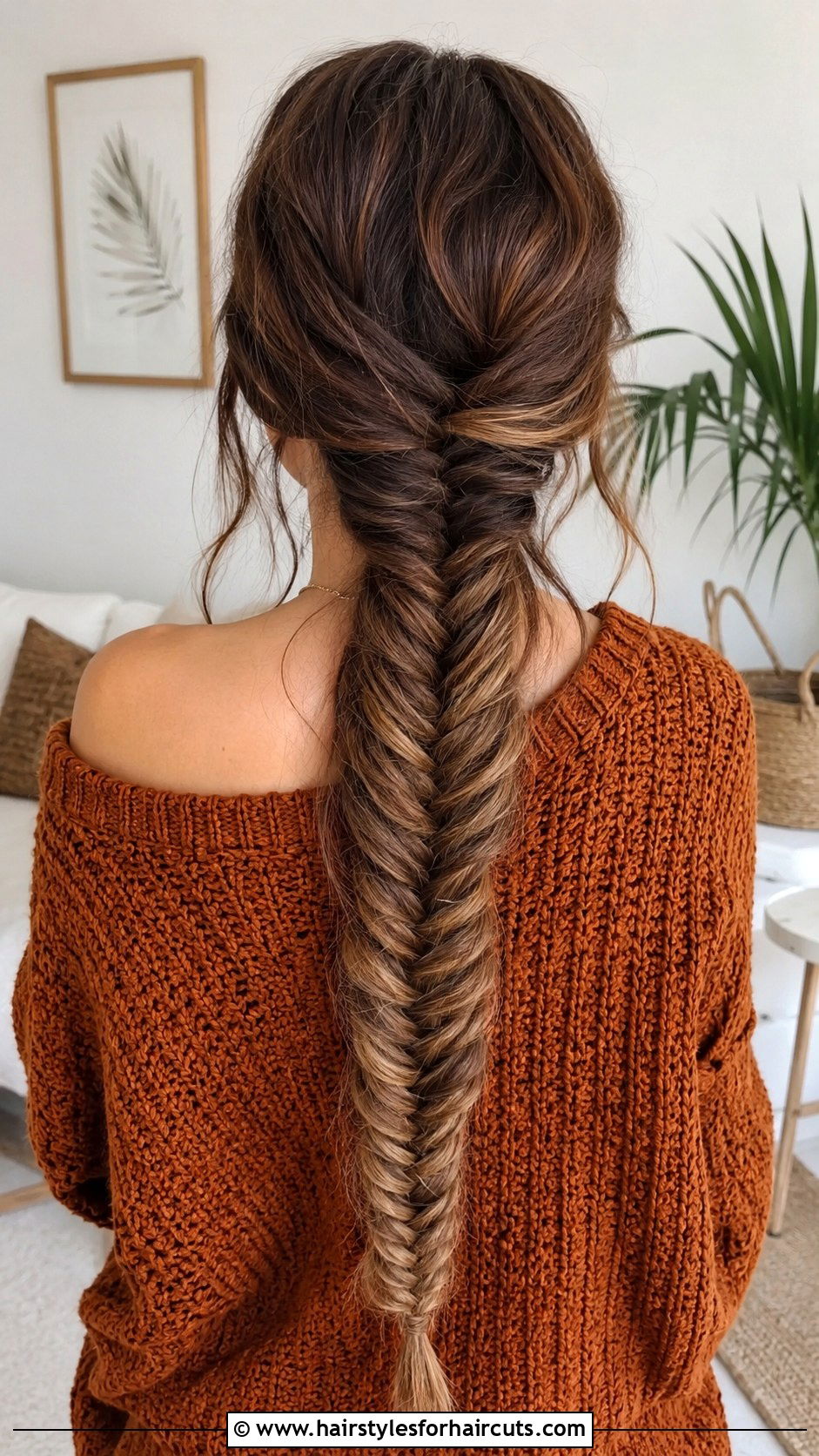 Fishtail Braid Long Hair - 25 aesthetic hairstyles for long hair - 25 aesthetic hairstyles for long hair