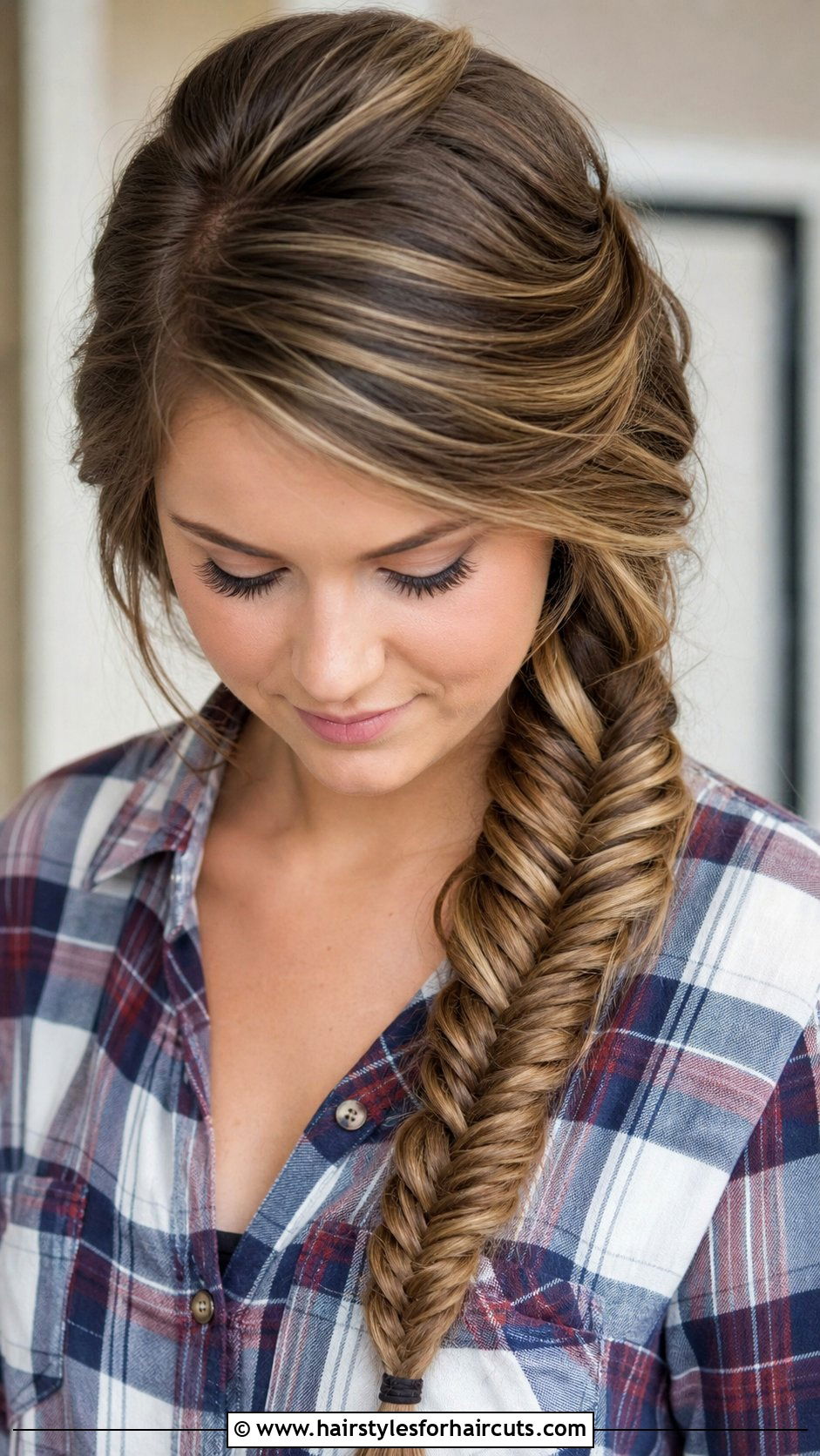 Fishtail Braid Medium Hair - 25 hairstyles for girls with medium length hair - 25 hairstyles for girls with medium length hair