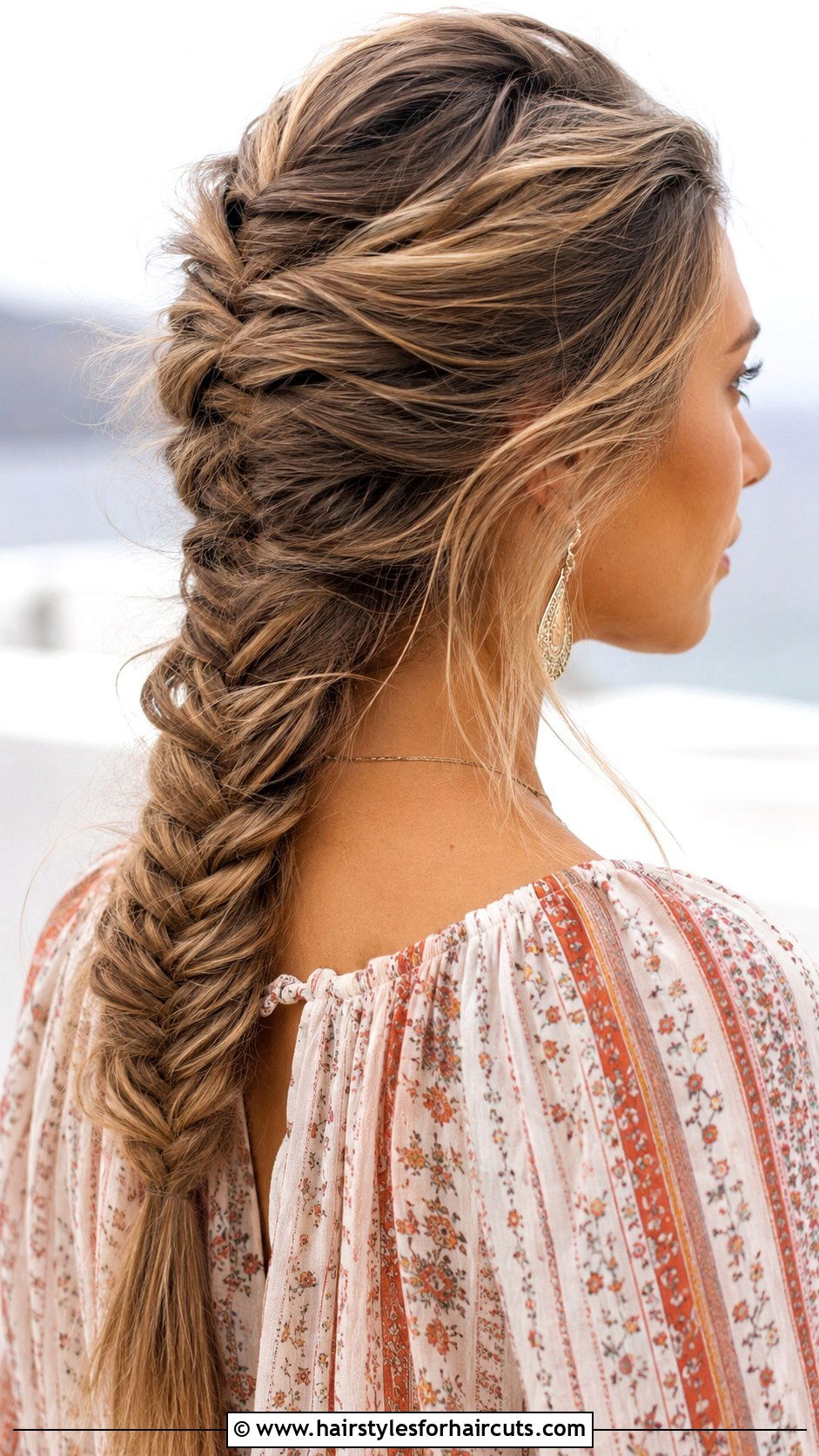 Fishtail Braid Pulled Back Style - 25 pulled back hairstyles for medium length hair - 25 pulled back hairstyles for medium length hair