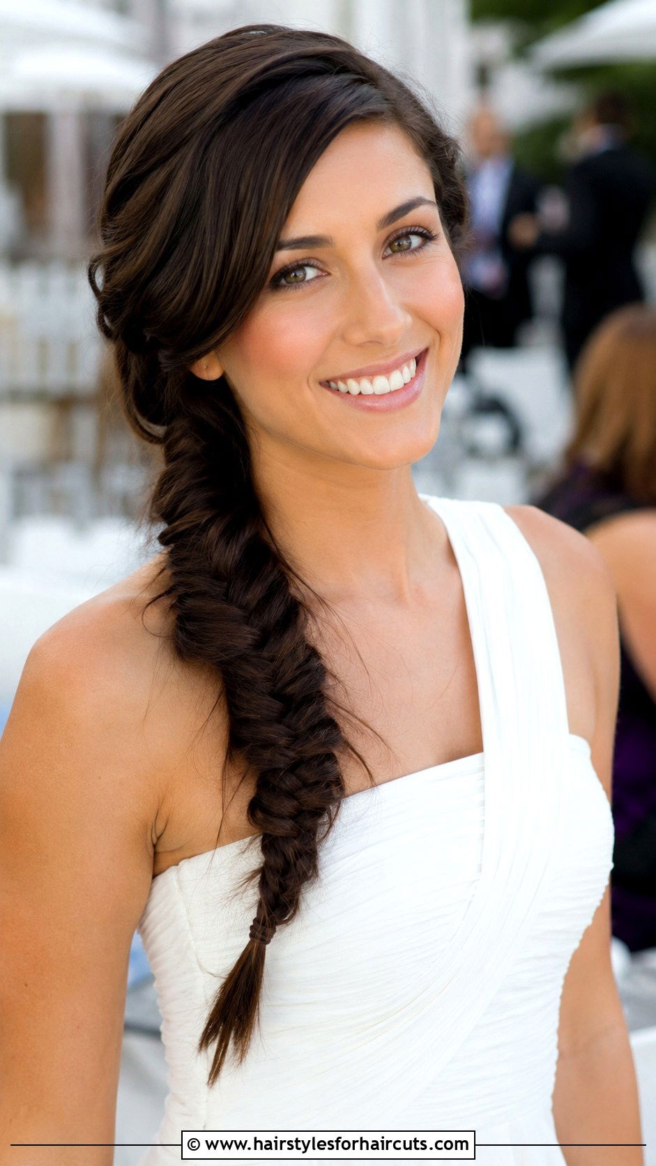 Fishtail Braid Side Swept - 25 court hairstyles - 25 court hairstyles