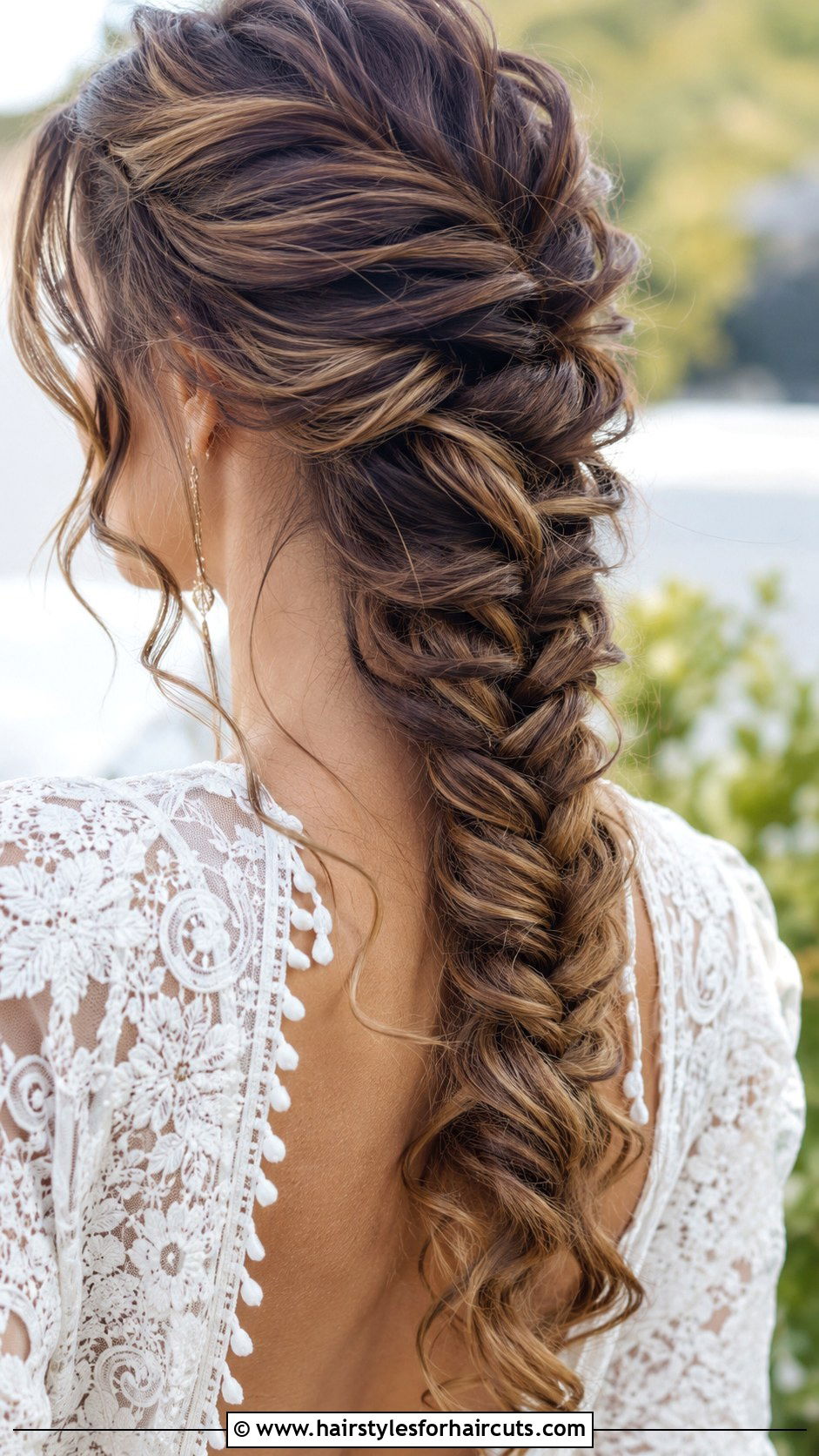 Fishtail Braid With Curled Hair - 25 hairstyles to do with curled hair - 25 hairstyles to do with curled hair