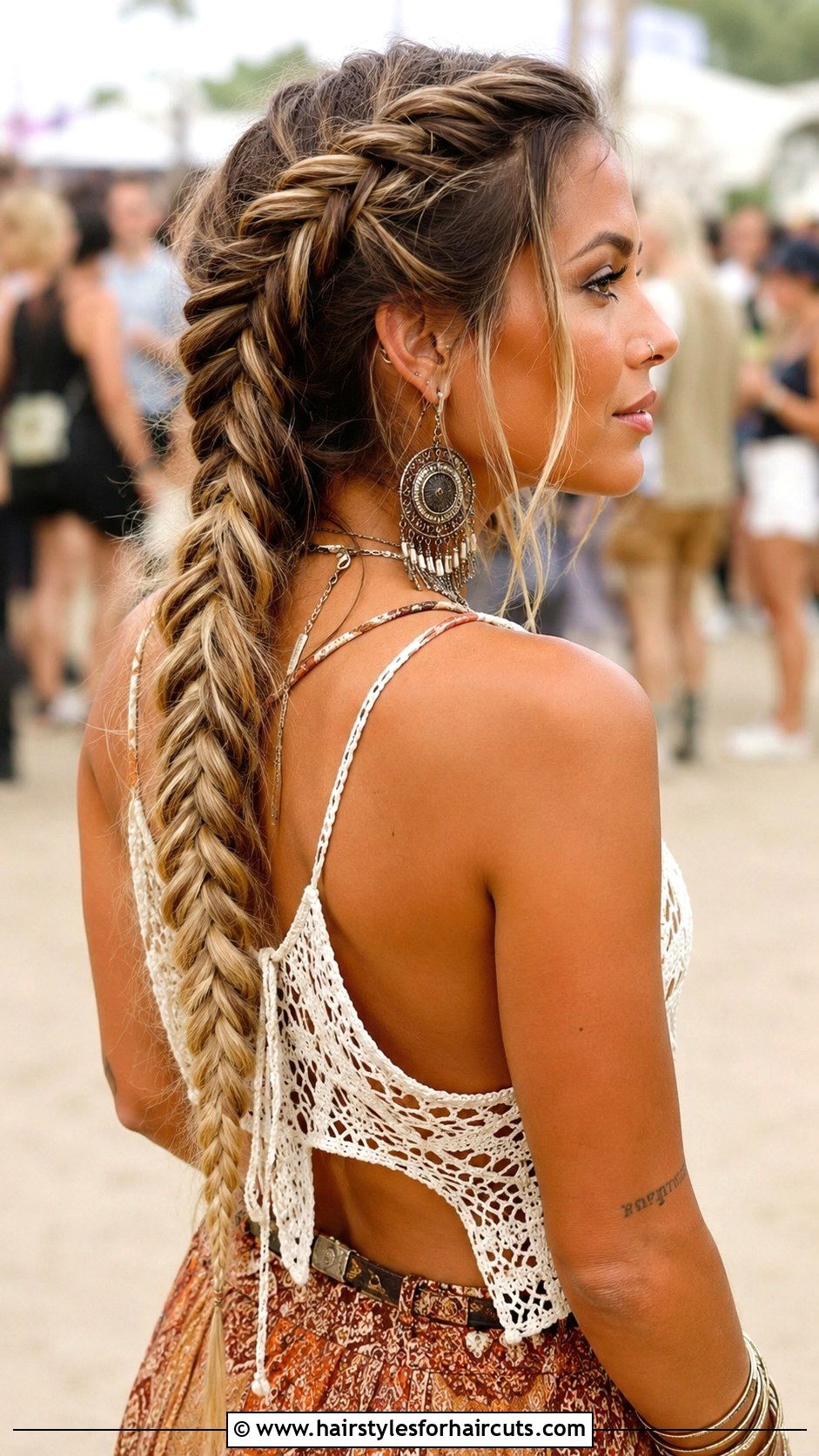Fishtail Braid With Extensions - 25 fake hairstyles - 25 fake hairstyles