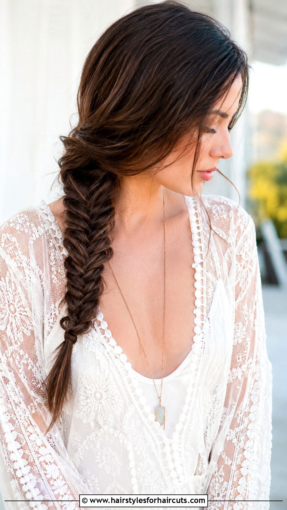 Fishtail Side Ponytail - 25 easy ponytail hairstyles for medium length hair - 25 easy ponytail hairstyles for medium length hair