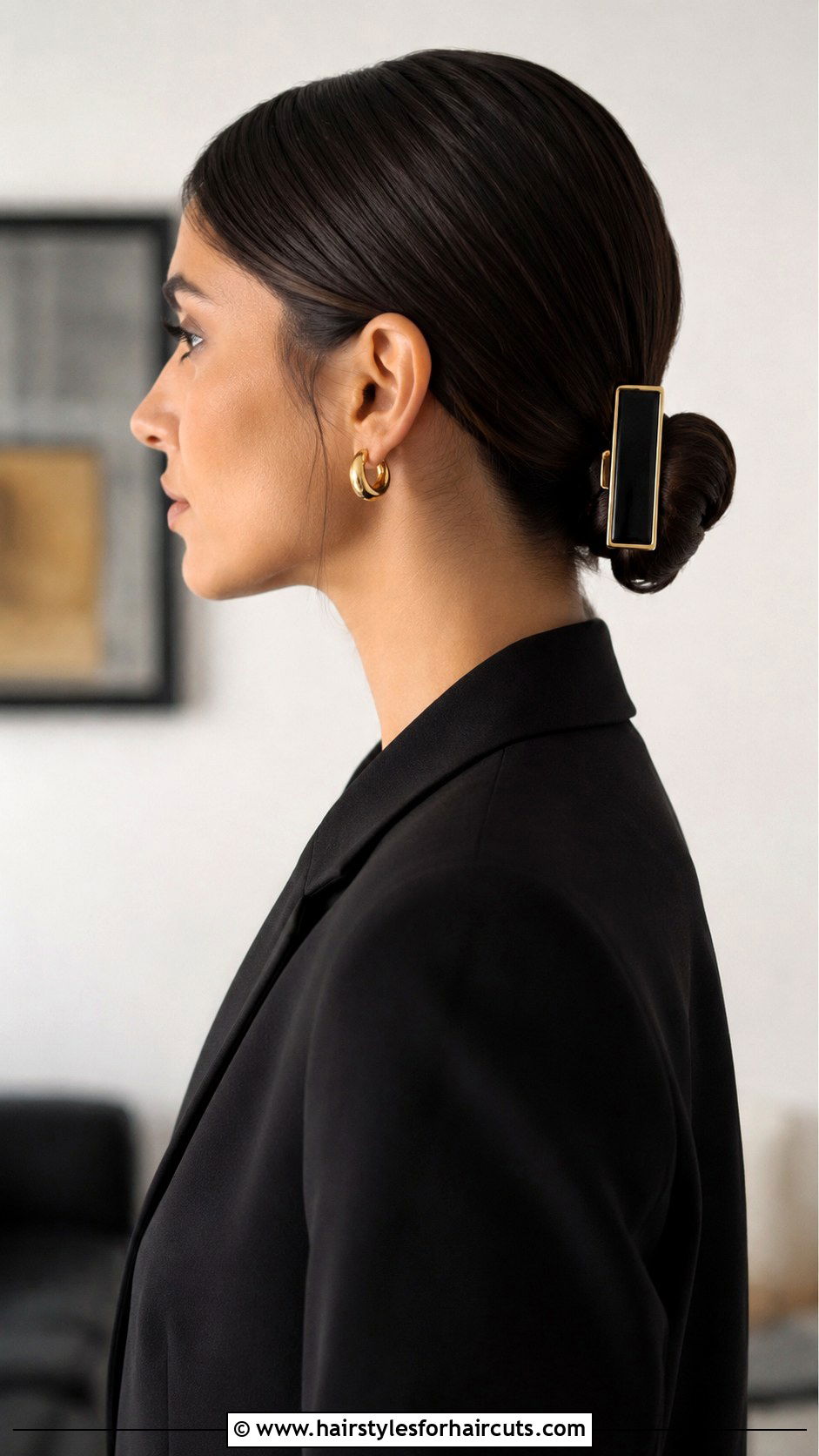 Flat Clip Sleek Bun - 25 easy hair clip hairstyles - 25 easy hair clip hairstyles