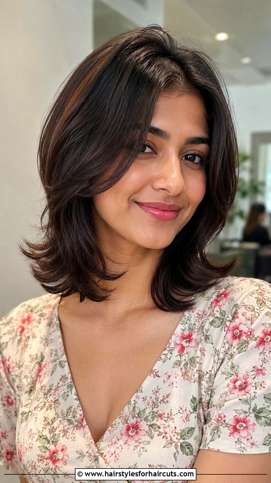 Flipped End Butterfly Bob - 25 butterfly haircuts short hair round face - 25 butterfly haircuts short hair round face