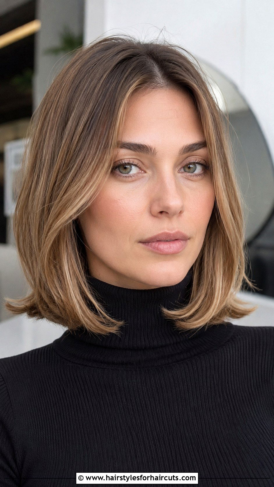 Flipped Ends Bob - 25 cute hairstyles for dirty blonde hair - 25 cute hairstyles for dirty blonde hair