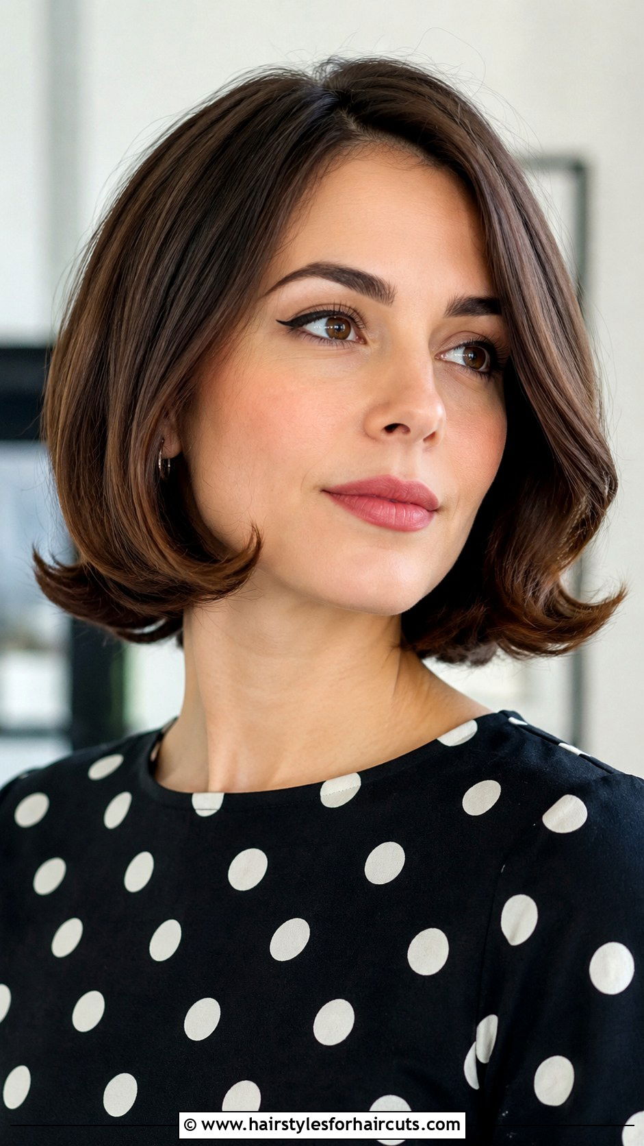 Flipped Ends Bob - 25 european haircuts - 25 european haircuts