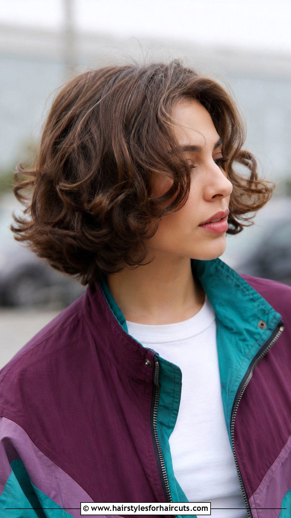 Flipped Out Curly Ends - 25 y2k hairstyles for curly hair - 25 y2k hairstyles for curly hair