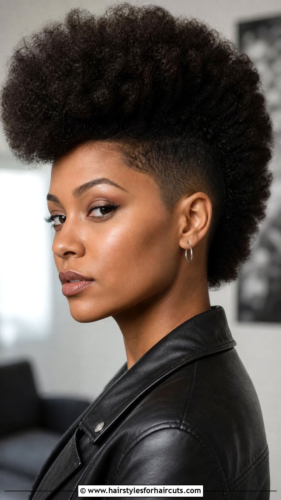 Fluffy Frohawk - 25 heatless hairstyles for black hair - 25 heatless hairstyles for black hair