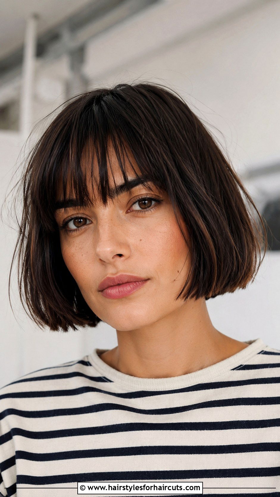 French Bob - 25 hairstyles to hide thinning hair - 25 hairstyles to hide thinning hair