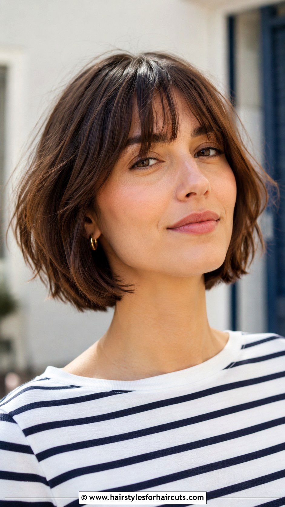 French Bob - 25 haircuts for oval face straight hair - 25 haircuts for oval face straight hair