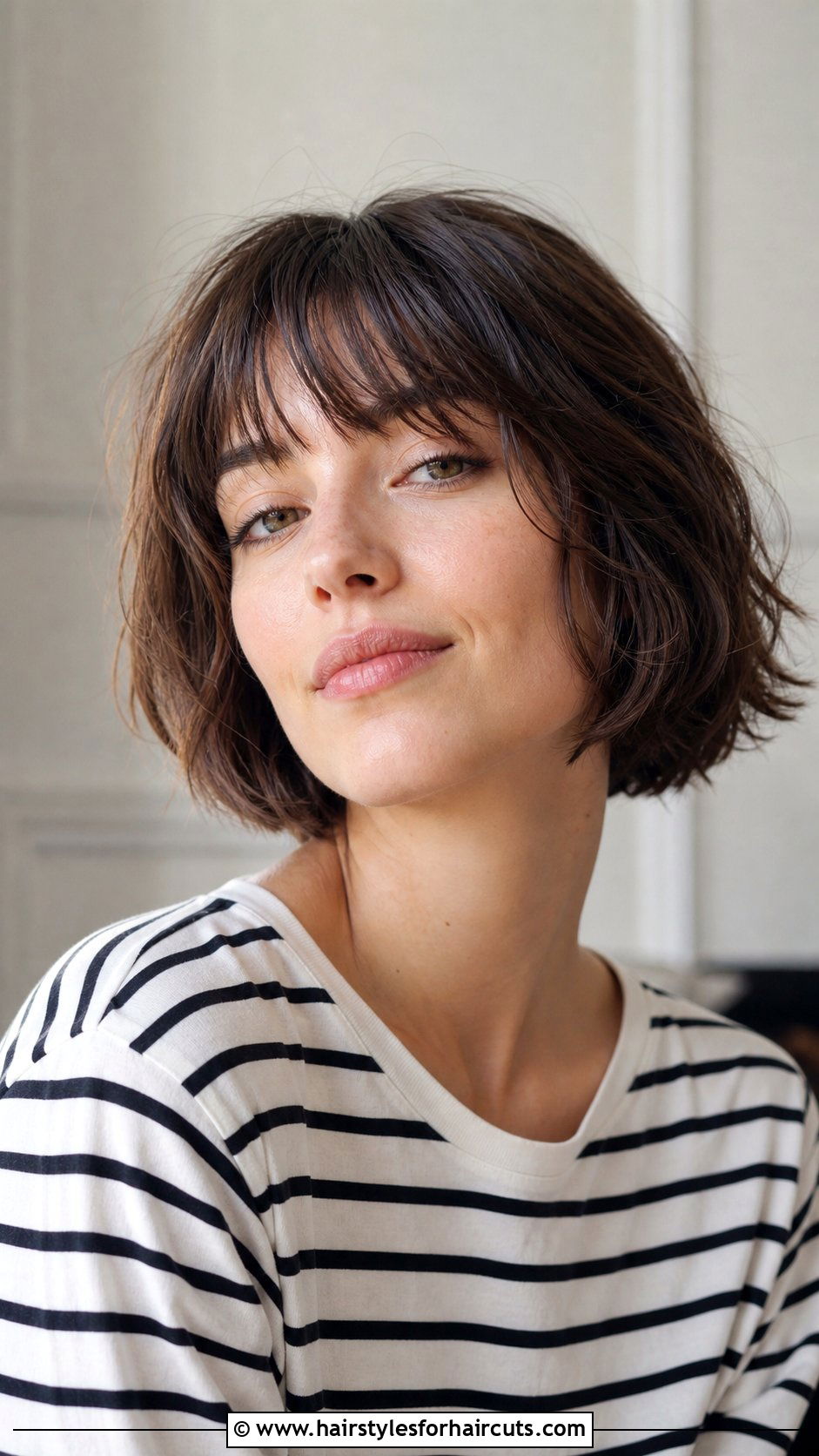 French Bob - 25 haircuts for oval face female - 25 haircuts for oval face female