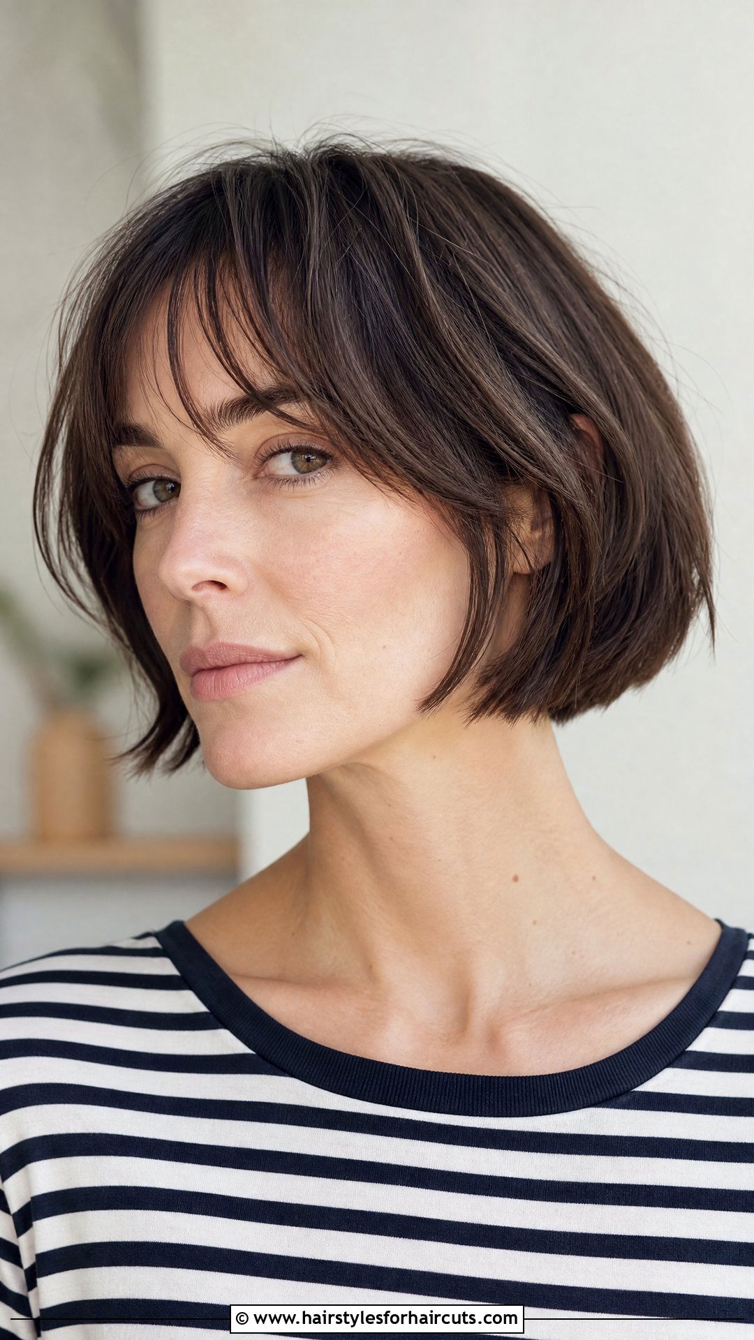 French Bob For Fine Hair - 25 medium haircuts for women with thin hair - 25 medium haircuts for women with thin hair