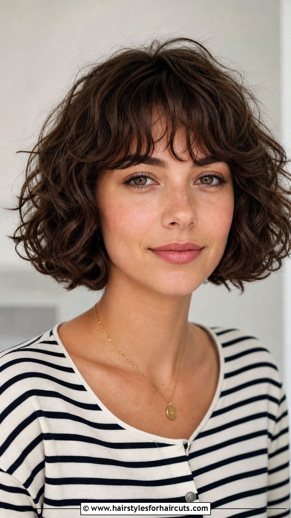 French Bob Haircut For Slightly Curly Hair - 25 haircuts for slightly curly hair - 25 haircuts for slightly curly hair