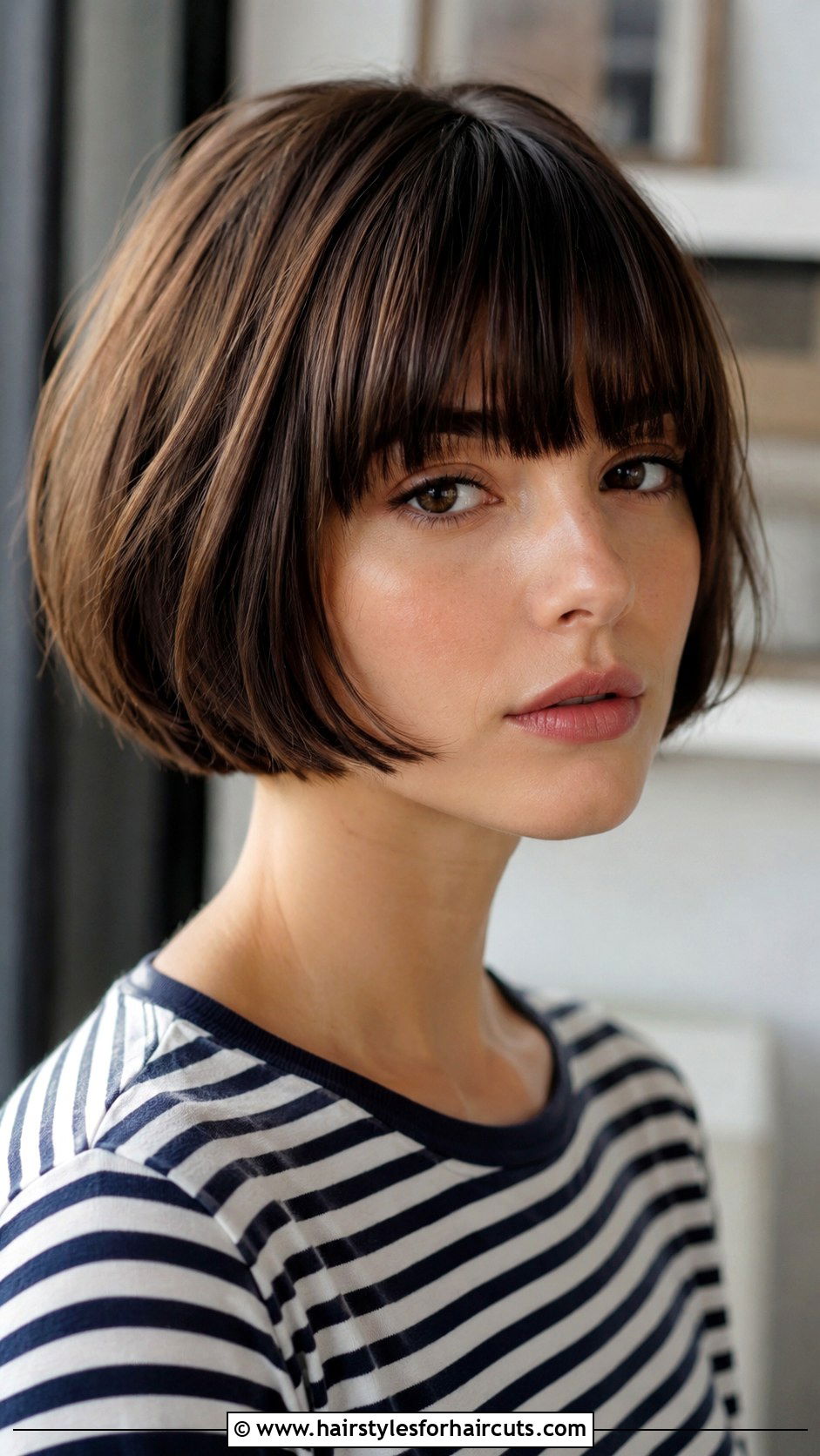French Bob With Fringe - 25 short haircuts for long face - 25 short haircuts for long face