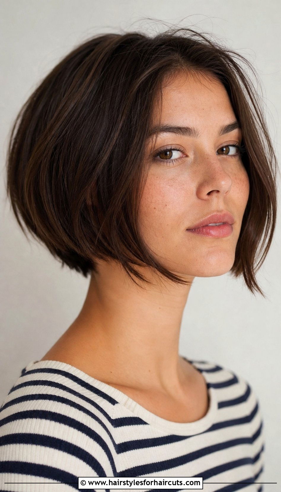 French Bob With Longer Front - 25 haircuts medium long hair - 25 haircuts medium long hair