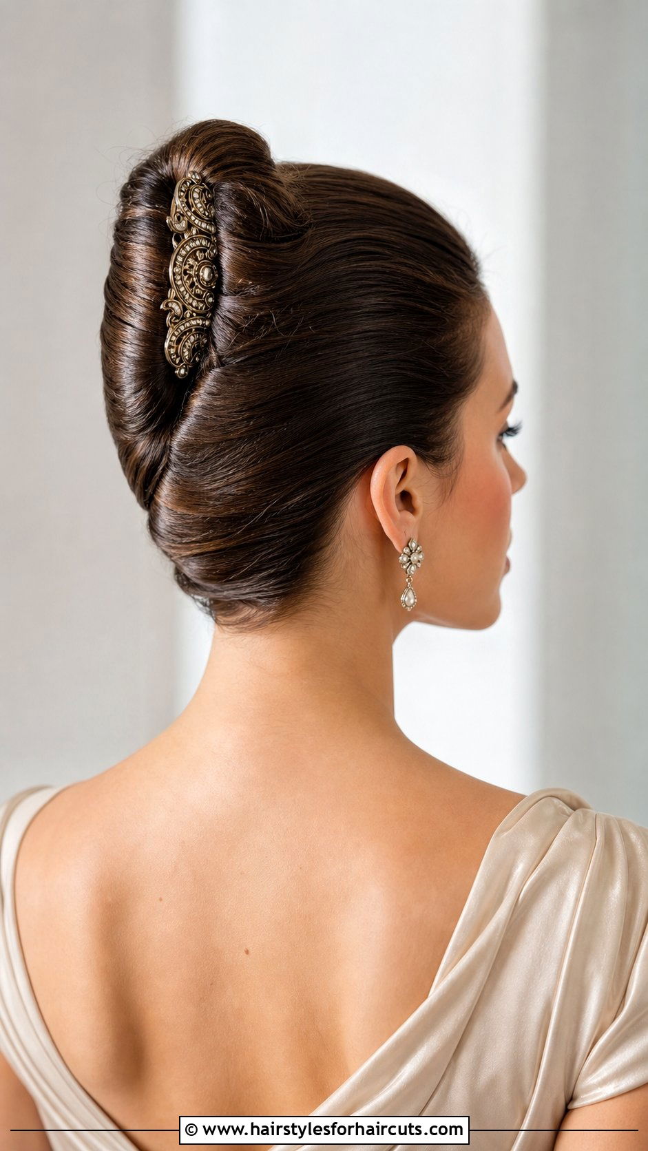 French Roll Updo - 25 wedding hairstyles black women - 25 wedding hairstyles black women