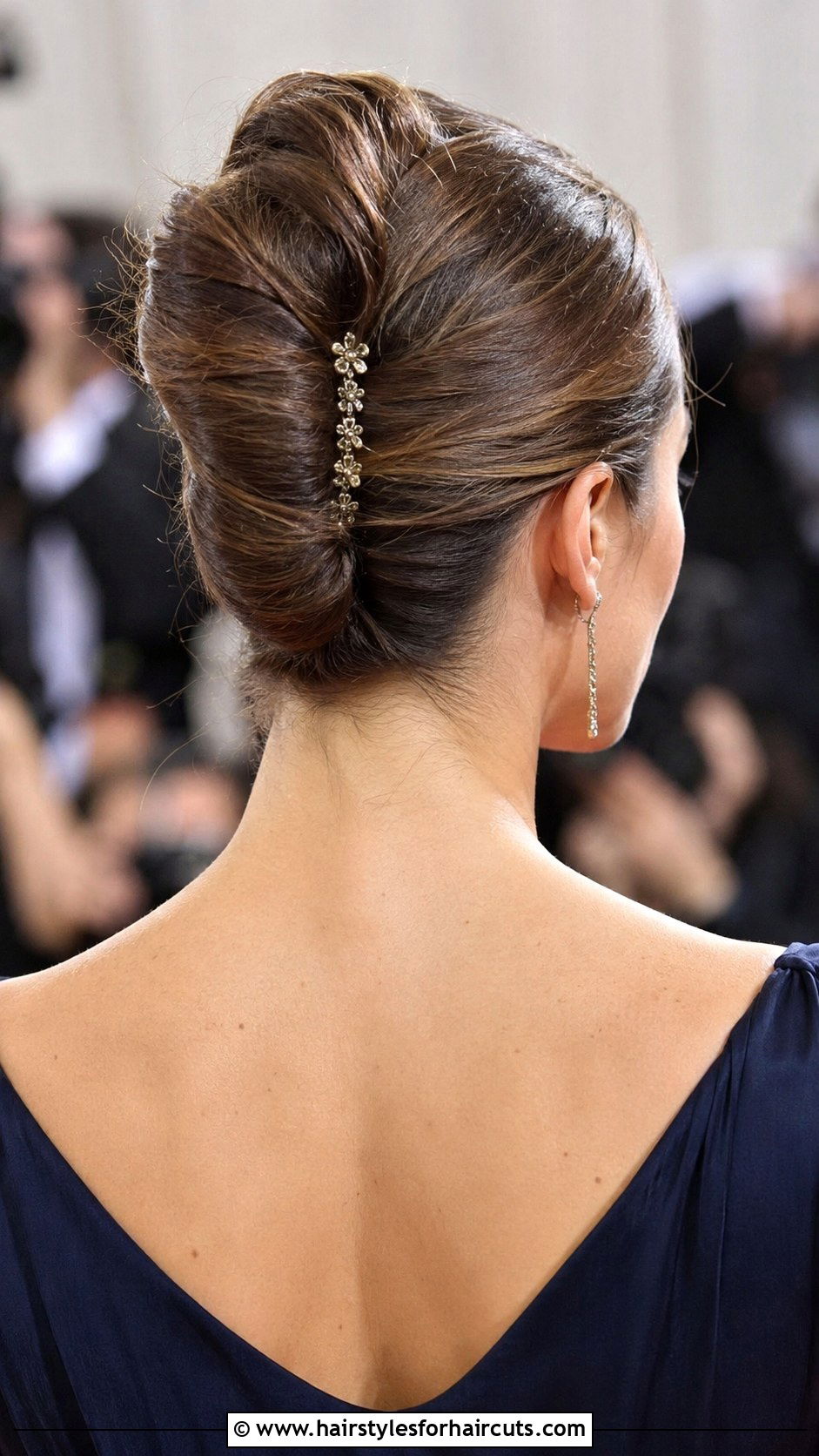 French Twist Updo - 25 evening hairstyles for shoulder length hair - 25 evening hairstyles for shoulder length hair