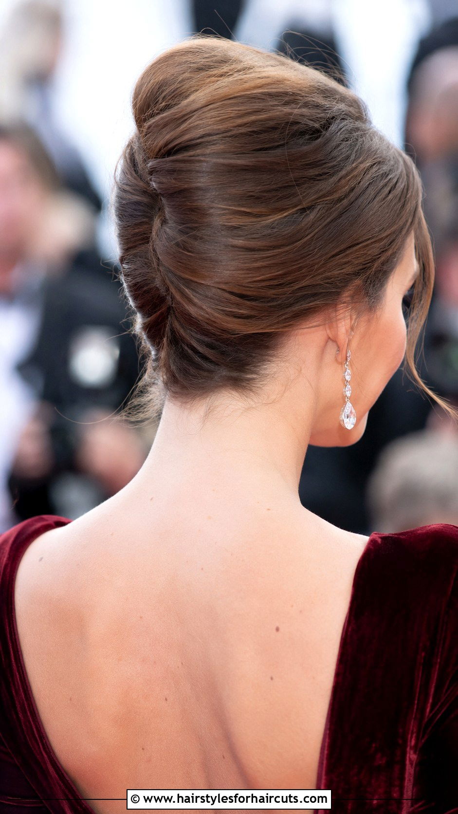 French Twist Updo - 25 long hair christmas hairstyles - 25 long hair christmas hairstyles