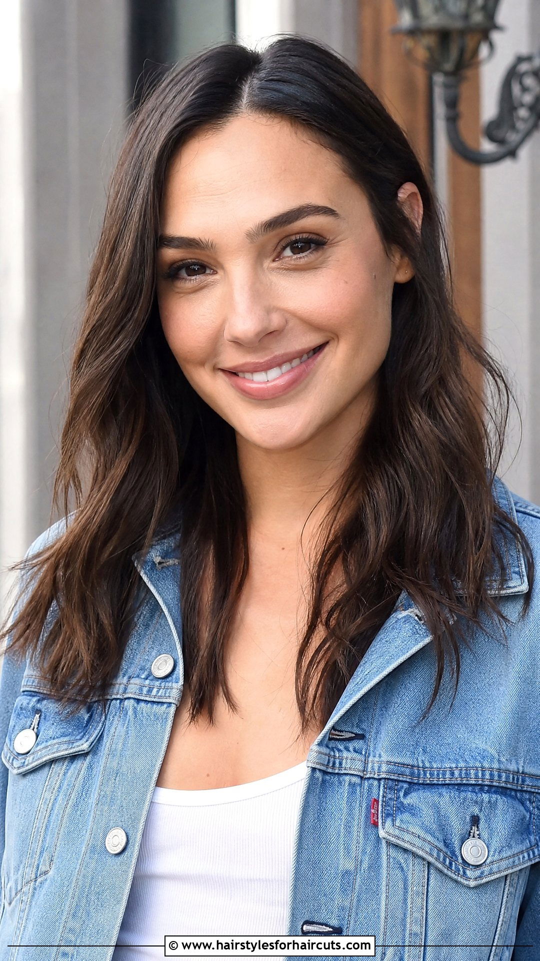 Gal Gadot Textured Celebrity Long Waves - 25 celebrity hairstyles long hair - 25 celebrity hairstyles long hair