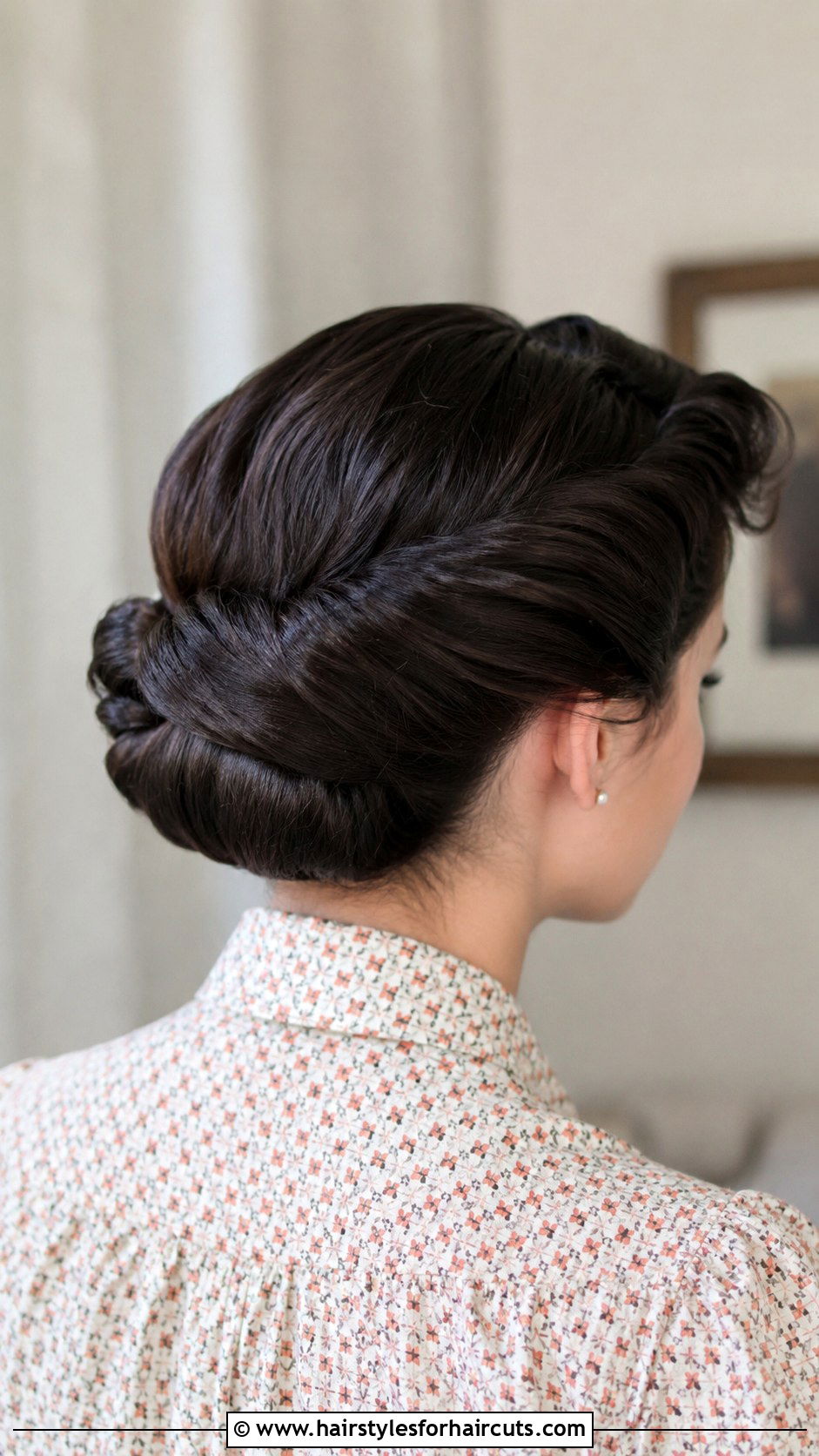 Gibson Tuck Bun Hairstyle - 25 easy bun hairstyles for medium hair - 25 easy bun hairstyles for medium hair
