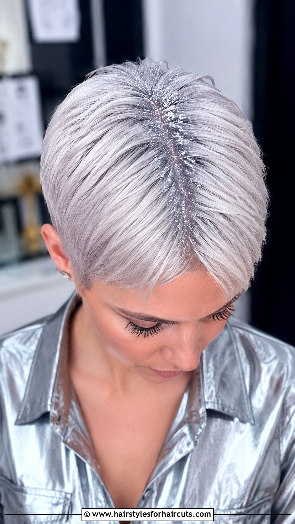 Glitter Roots On Short Pixie Cut - 25 masquerade hairstyles for short hair - 25 masquerade hairstyles for short hair