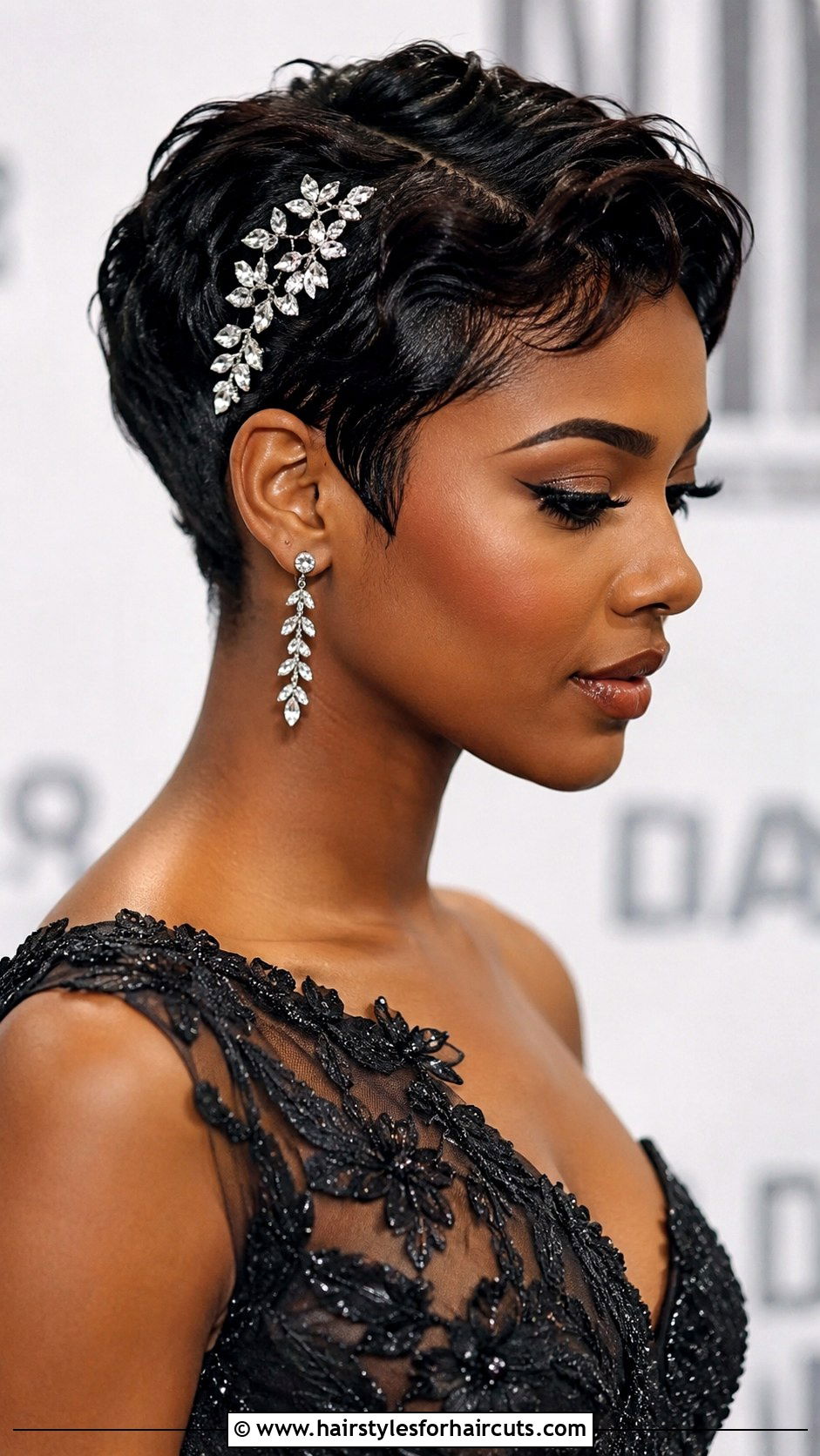 Glitter Roots Prom Hairstyle - 25 hairstyles for prom - 25 hairstyles for prom