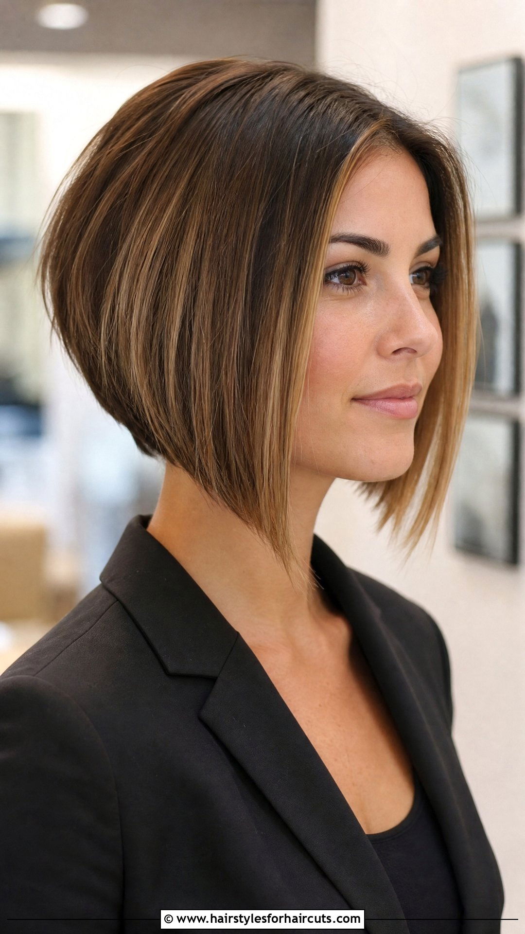 Graduated Bob - 25 womens short haircuts styles - 25 womens short haircuts styles