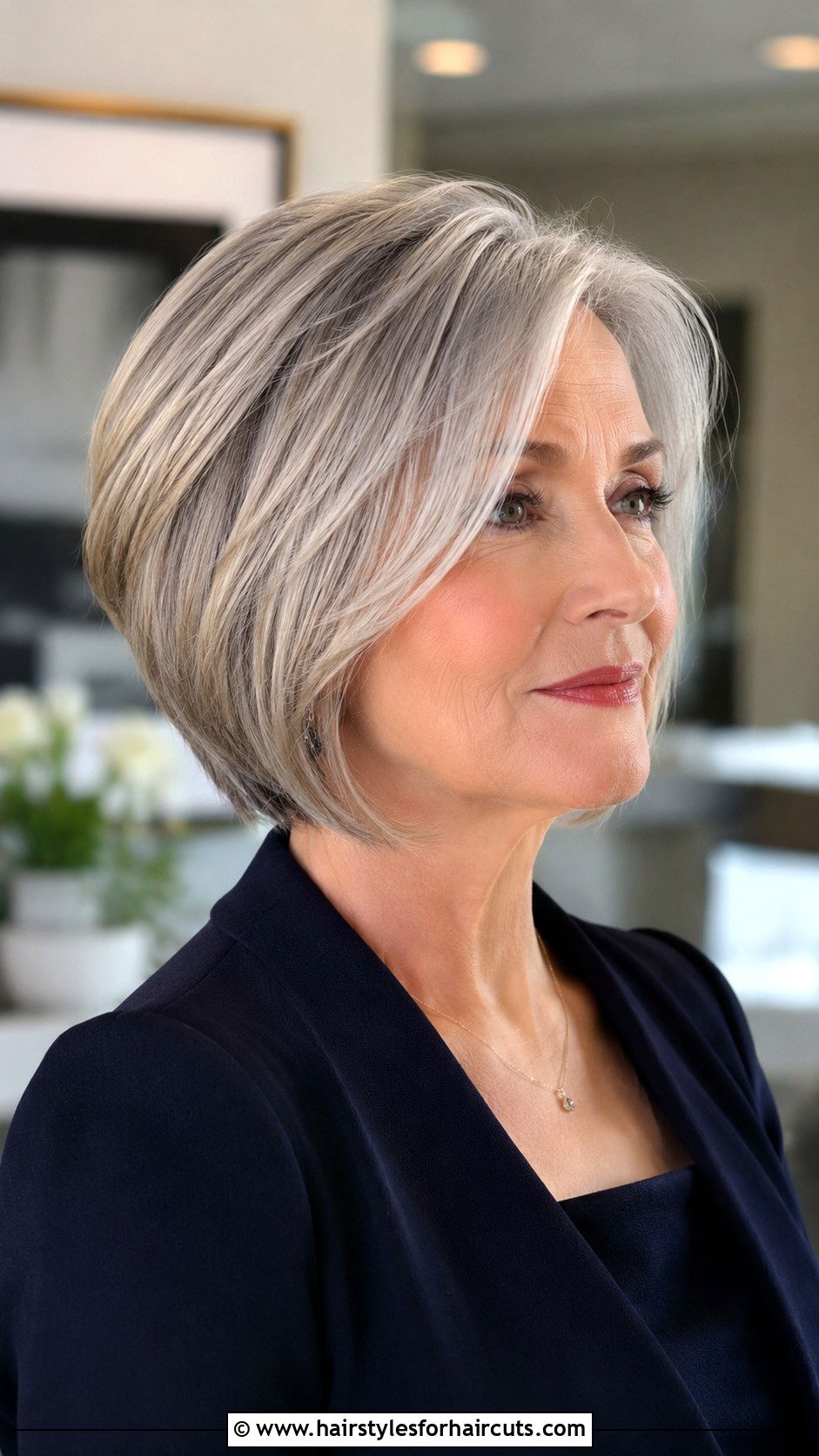 Graduated Bob - 25 best hairstyles for women over 60 - 25 best hairstyles for women over 60