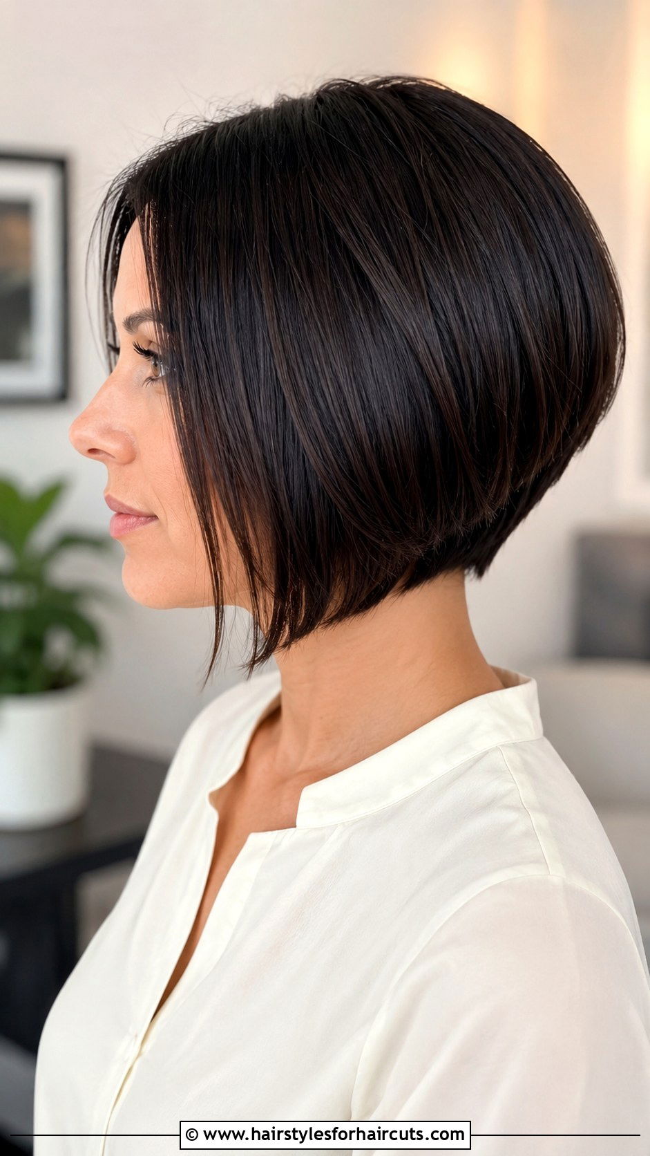 Graduated Bob - 25 bob haircuts dark hair - 25 bob haircuts dark hair
