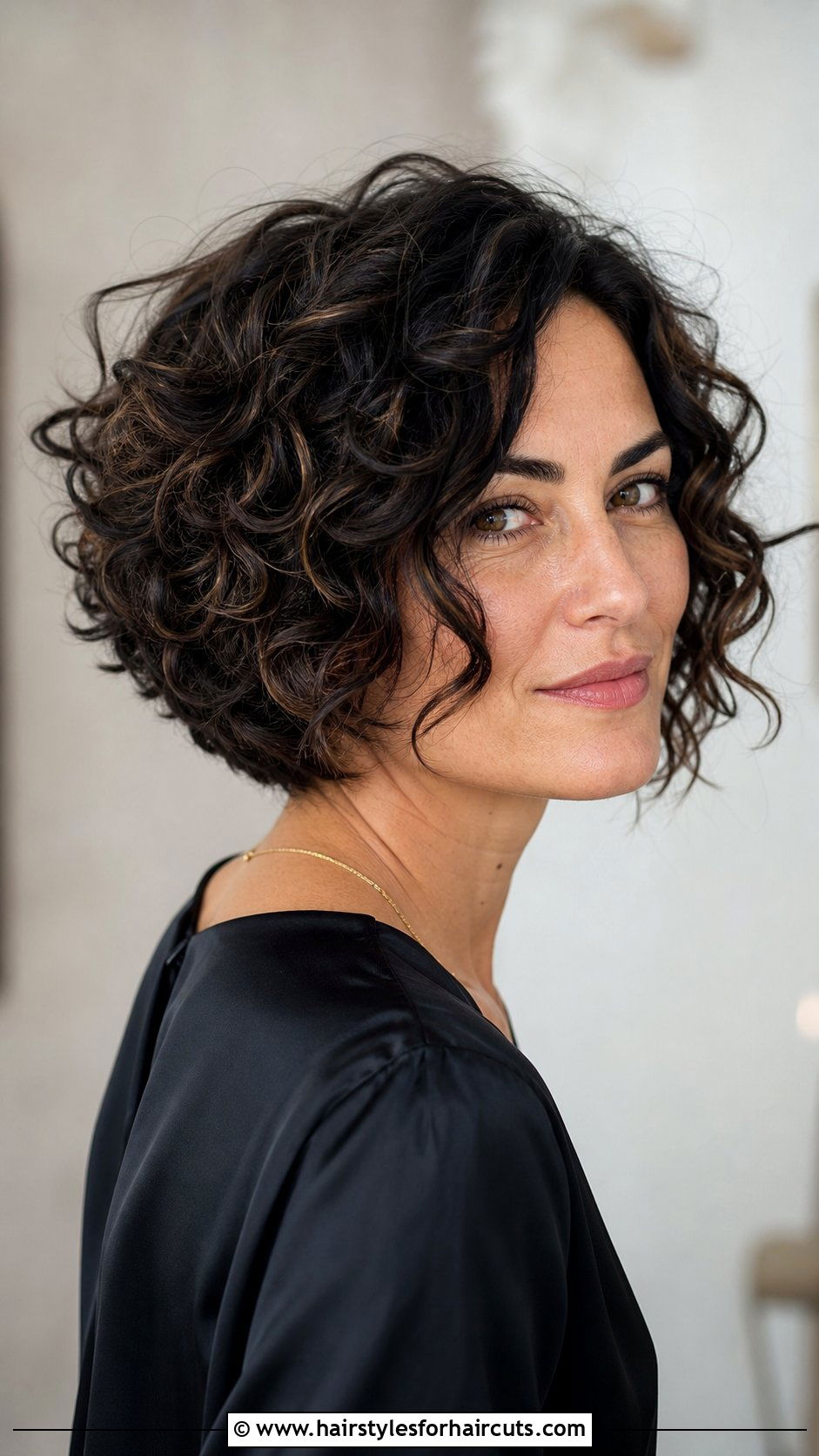 Graduated Bob For Curly Hair - 25 short bob haircuts for curly hair - 25 short bob haircuts for curly hair