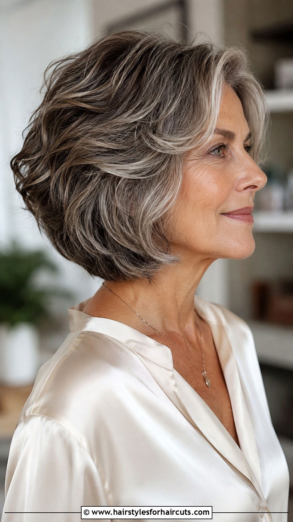 Graduated Bob For Wavy Hair Over 60 - 25 haircuts for older women with wavy hair - 25 haircuts for older women with wavy hair