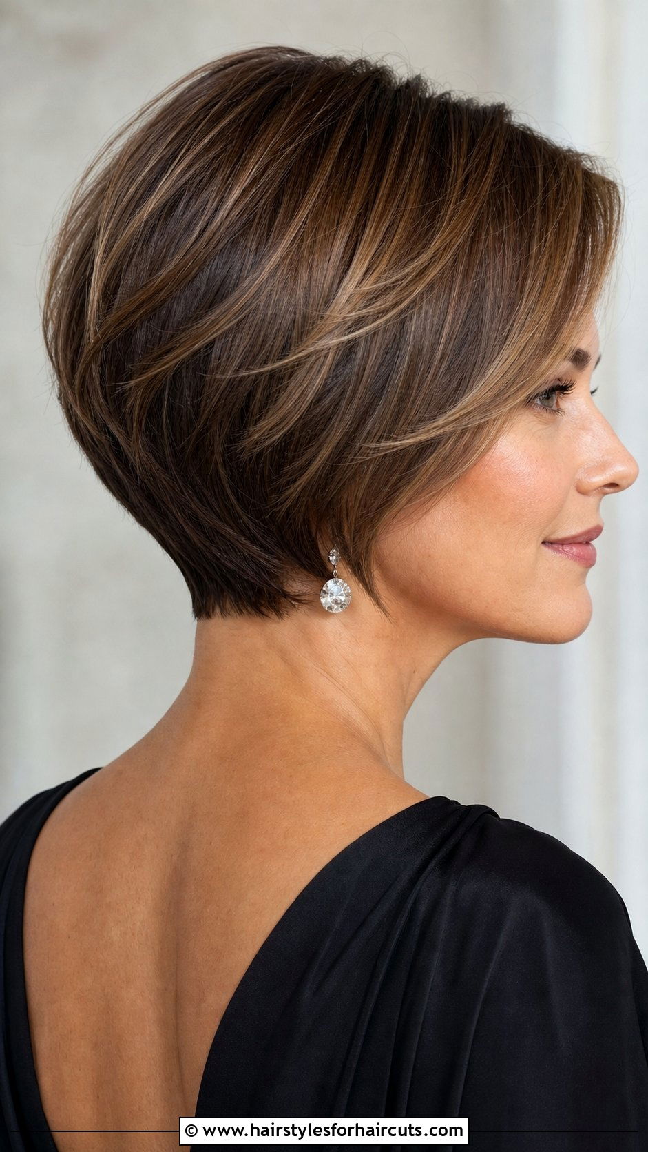 Graduated Bob Haircut - 25 shoulder length haircuts for women over 50 - 25 shoulder length haircuts for women over 50