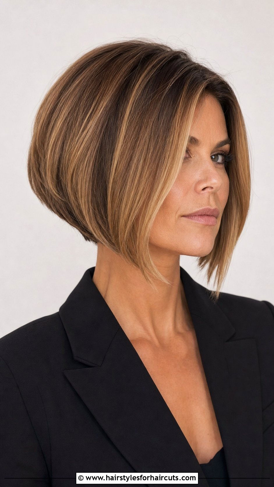 Graduated Bob Haircut - 25 haircuts for women in their 50s - 25 haircuts for women in their 50s