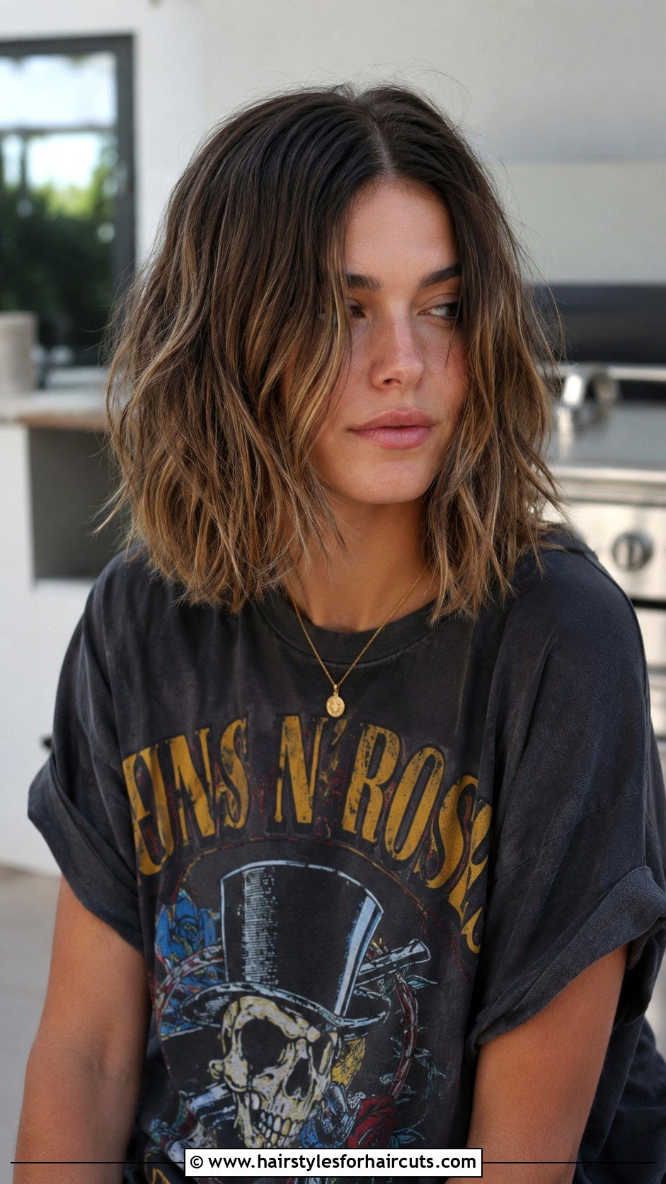 Grunge Texture Short Lob - 25 greasy hairstyles for short hair - 25 greasy hairstyles for short hair