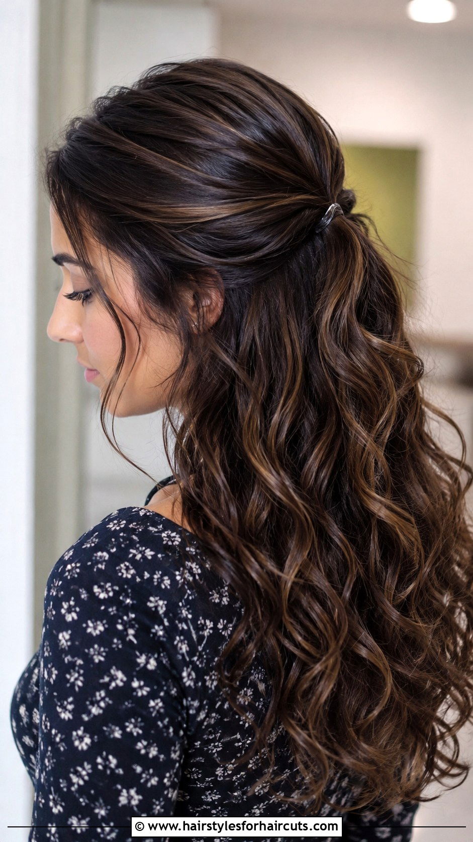 Half Down Rubber Band Layers Short Hair - 25 rubber band hairstyles for short hair - 25 rubber band hairstyles for short hair