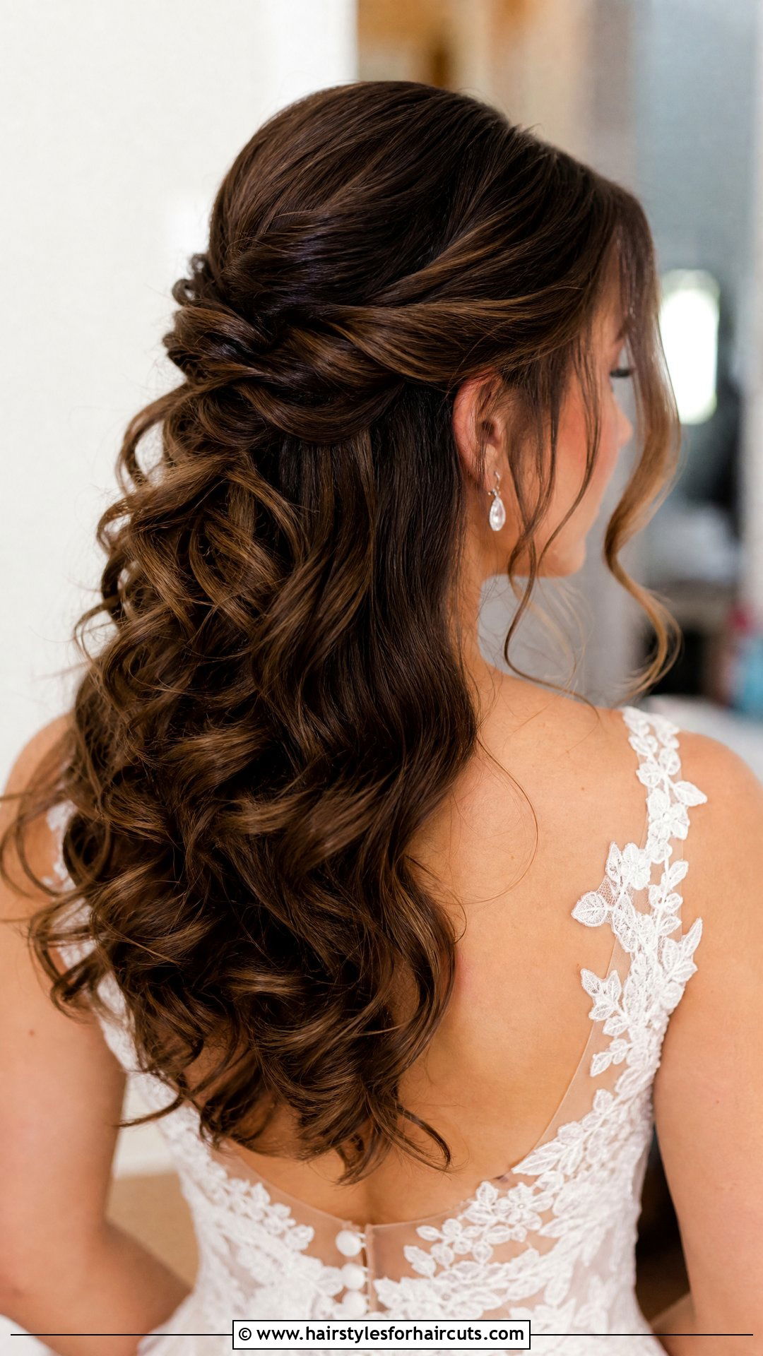 Half Up Half Down Curls - 25 wedding hairstyles for asian hair - 25 wedding hairstyles for asian hair