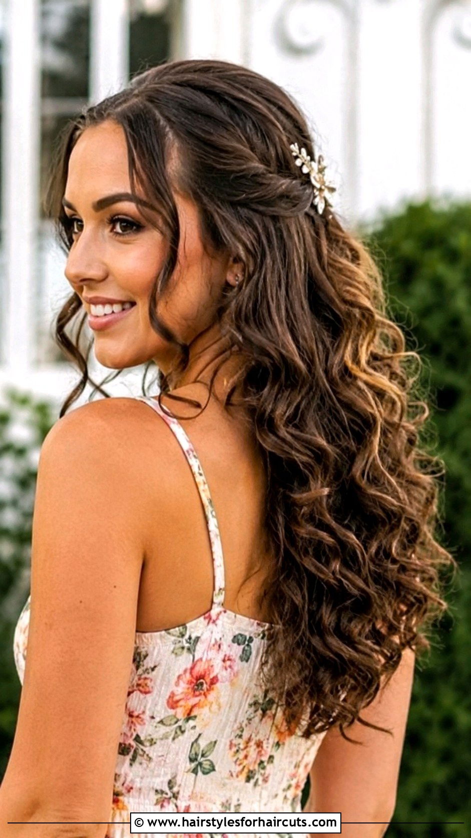 Half Up Half Down Curls - 25 cute hairstyles for medium hair length - 25 cute hairstyles for medium hair length