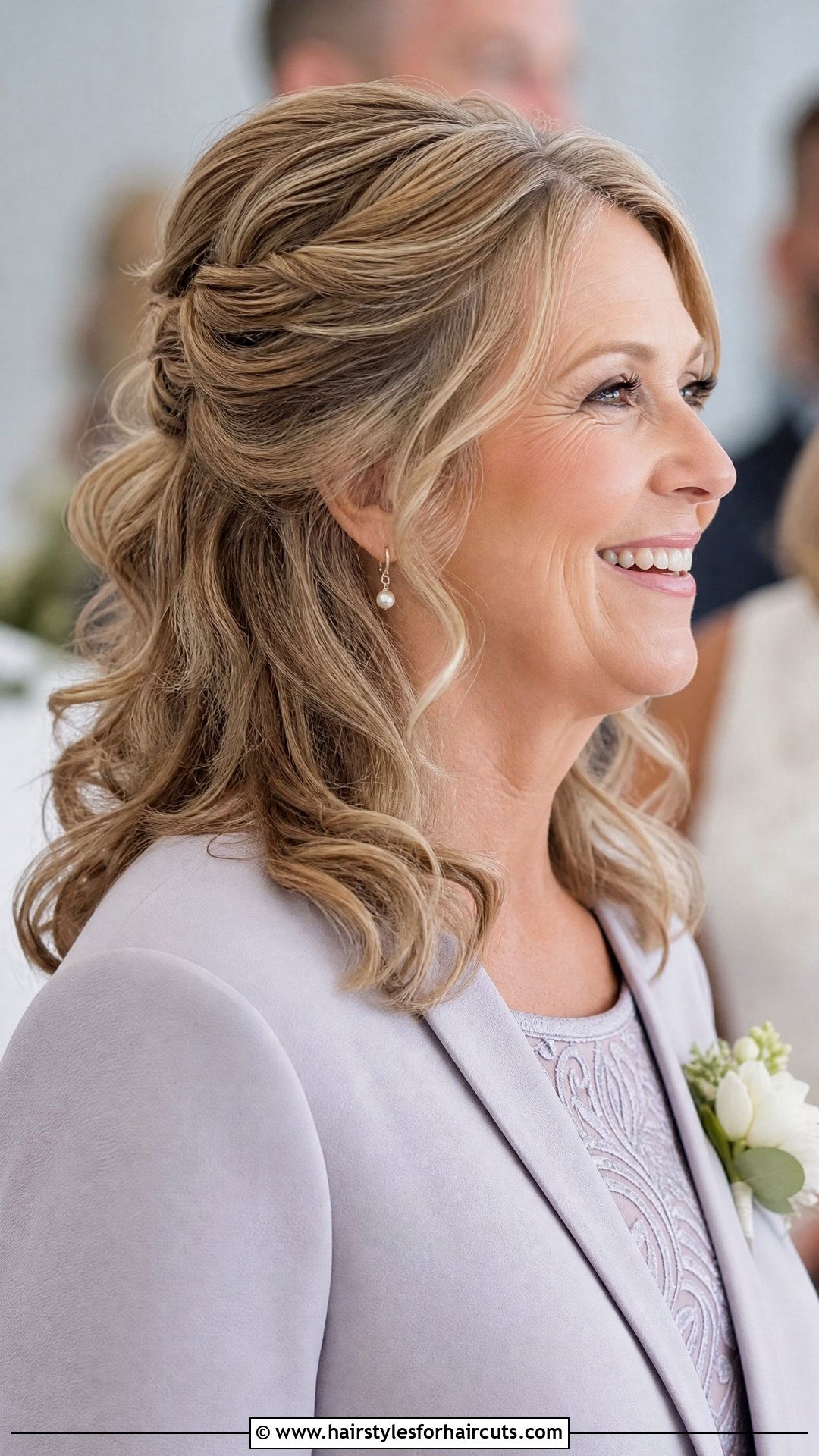 Half Up Half Down Curls Mother Of The Bride - 25 mother of the bride shoulder length hairstyles - 25 mother of the bride shoulder length hairstyles