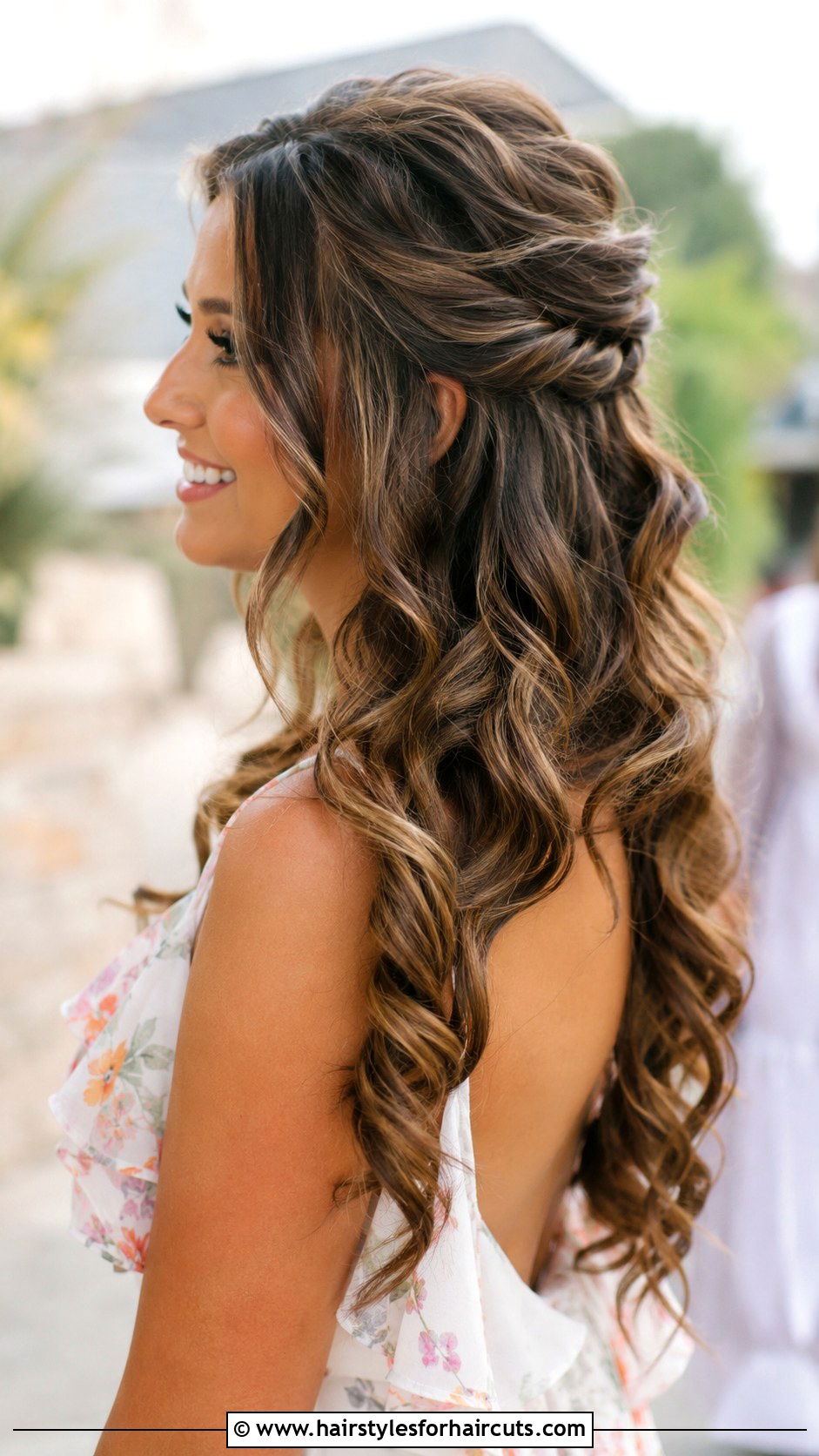 Half Up Half Down Curls With Hair Extensions - 25 cute hairstyles with hair extensions - 25 cute hairstyles with hair extensions
