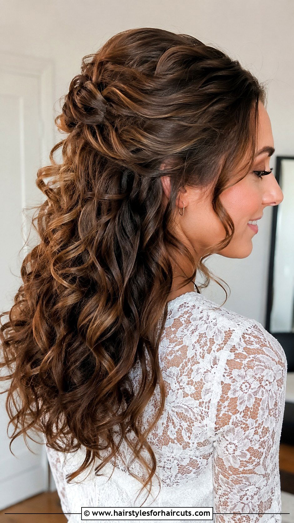 Half Up Half Down Curly Hair - 25 70s hairstyles for curly hair - 25 70s hairstyles for curly hair