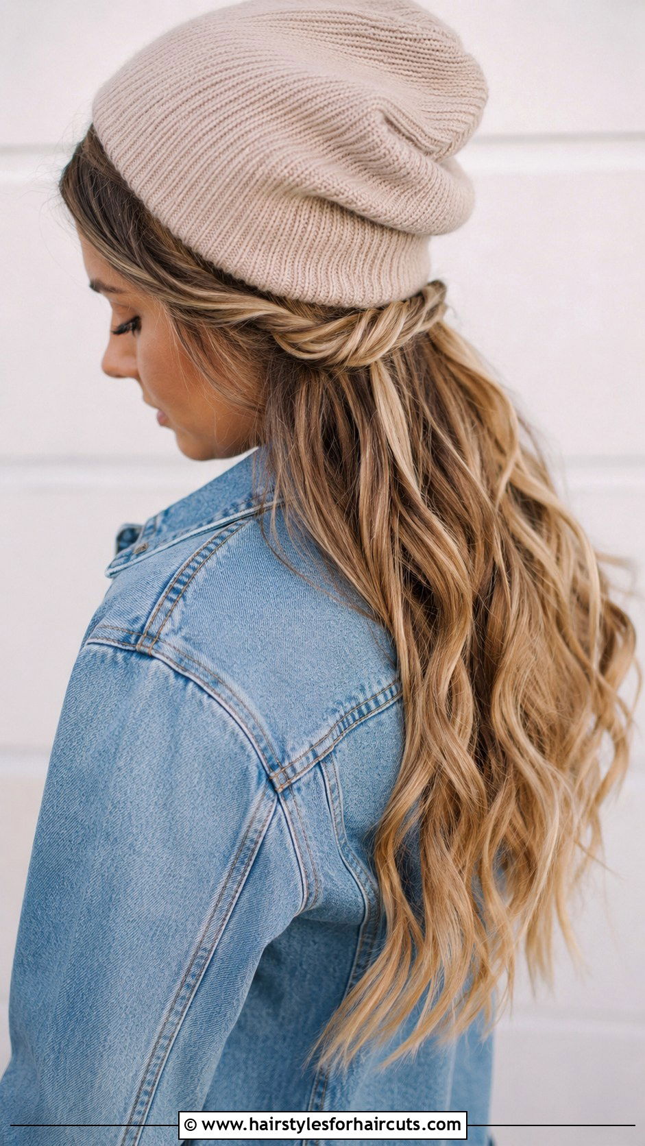 Half Up Half Down Hair With Beanie - 25 beanie hairstyles for long hair - 25 beanie hairstyles for long hair
