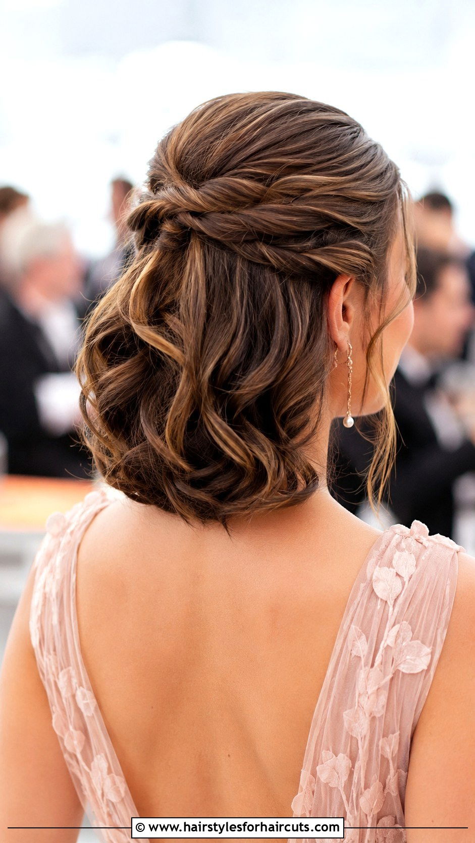 Half Up Half Down Short Hair - 25 gala hairstyles for short hair - 25 gala hairstyles for short hair