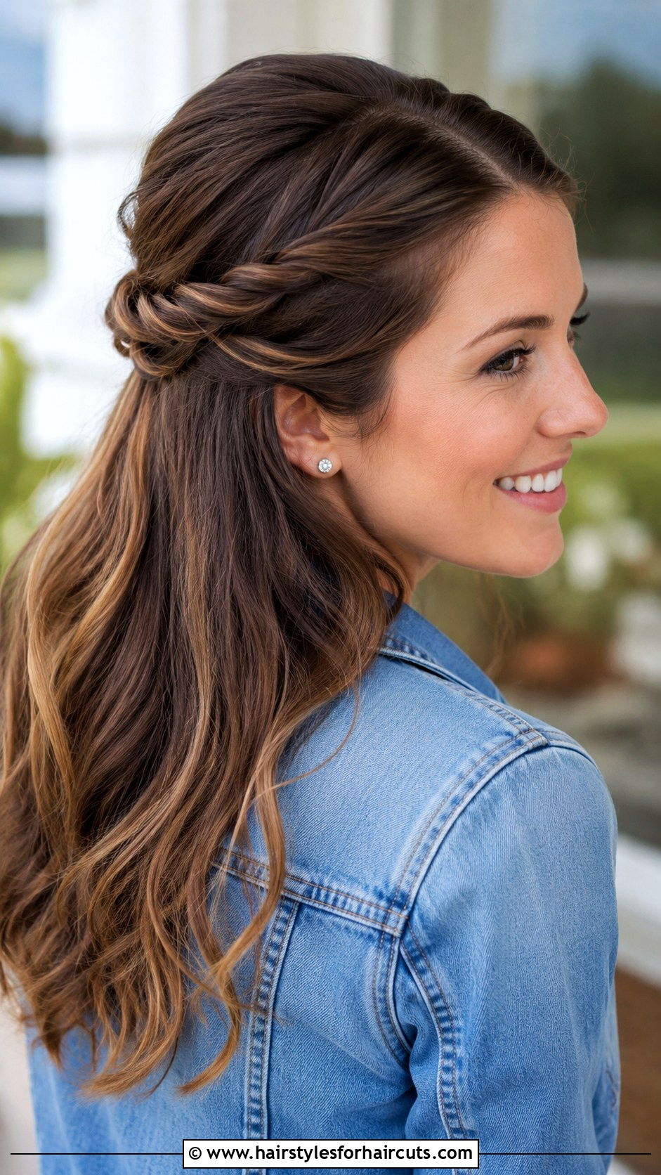 Half Up Half Down Twist - 25 easy hairstyles for layered hair - 25 easy hairstyles for layered hair