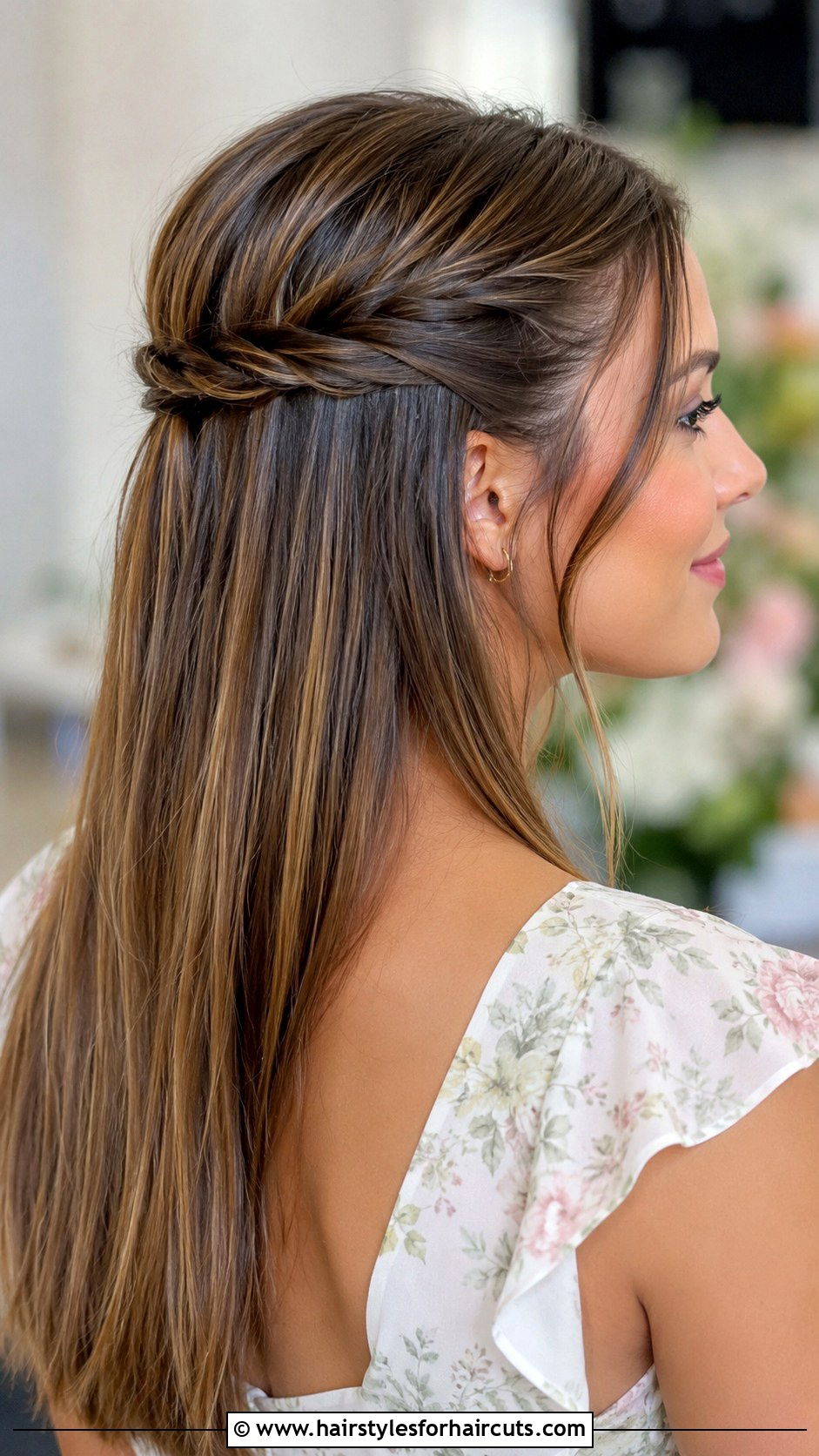 Half Up Half Down Twist - 25 cute hairstyles for medium length straight hair - 25 cute hairstyles for medium length straight hair