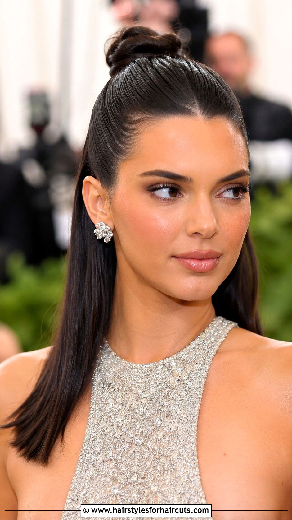 Half Up Sleek Bun Straight Hair - 25 half up half down hairstyles straight hair - 25 half up half down hairstyles straight hair