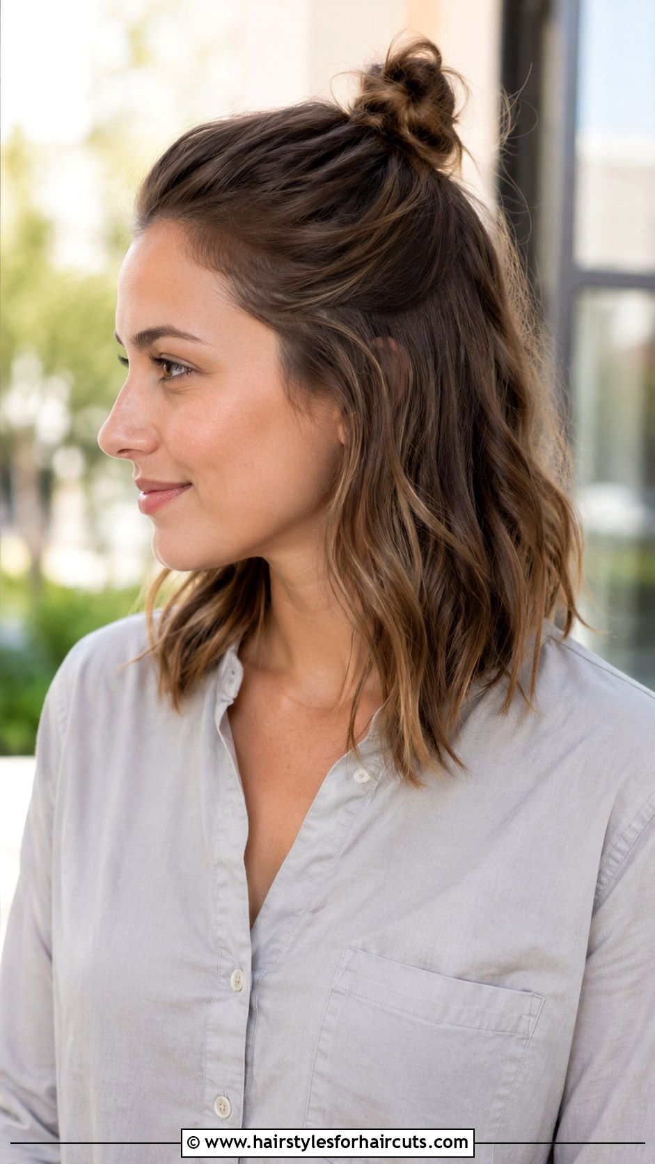 Half Up Top Knot - 25 easy hairstyles for moms with long hair - 25 easy hairstyles for moms with long hair